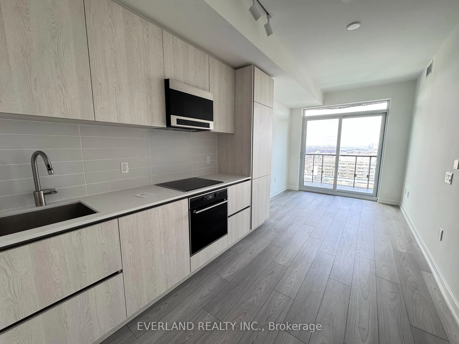 Front of Unit 3106, 110 Broadway Avenue