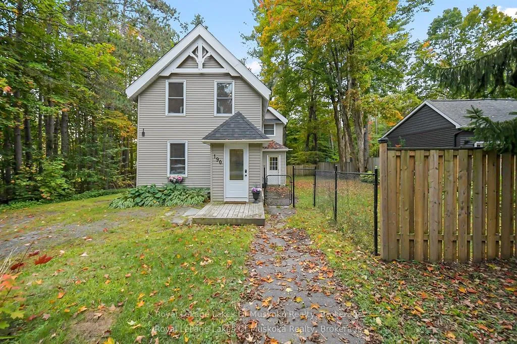 Photo 4 of 190 Maple Street, Bracebridge, Macaulay — HOMEH
