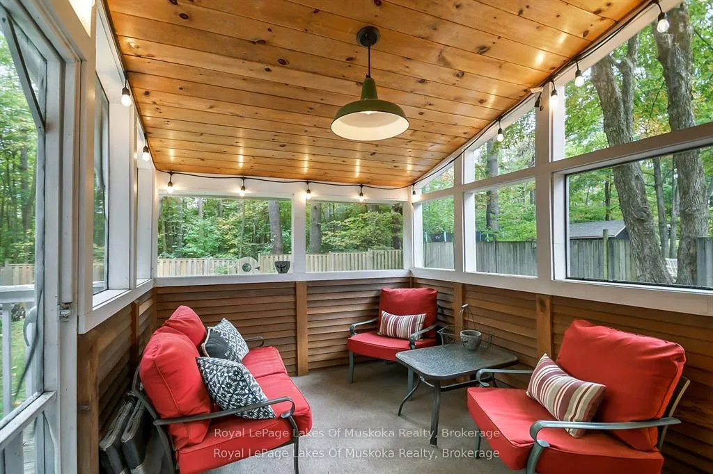 Photo 6 of 190 Maple Street, Bracebridge, Macaulay — HOMEH