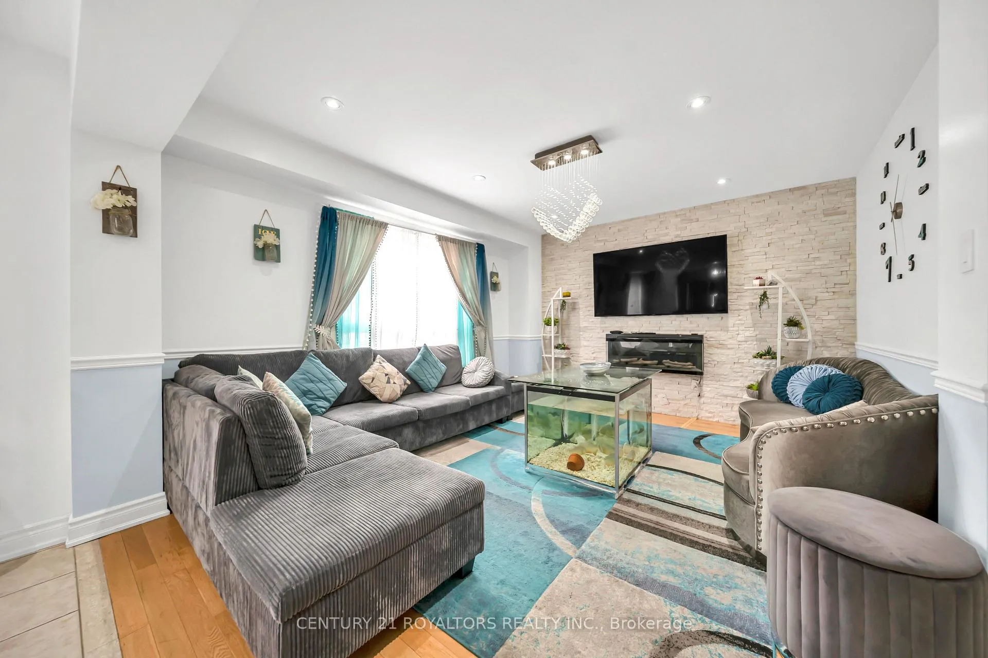 Photo 9 of 5 Farthingale Crescent, Brampton, Fletcher's Meadow — HOMEH