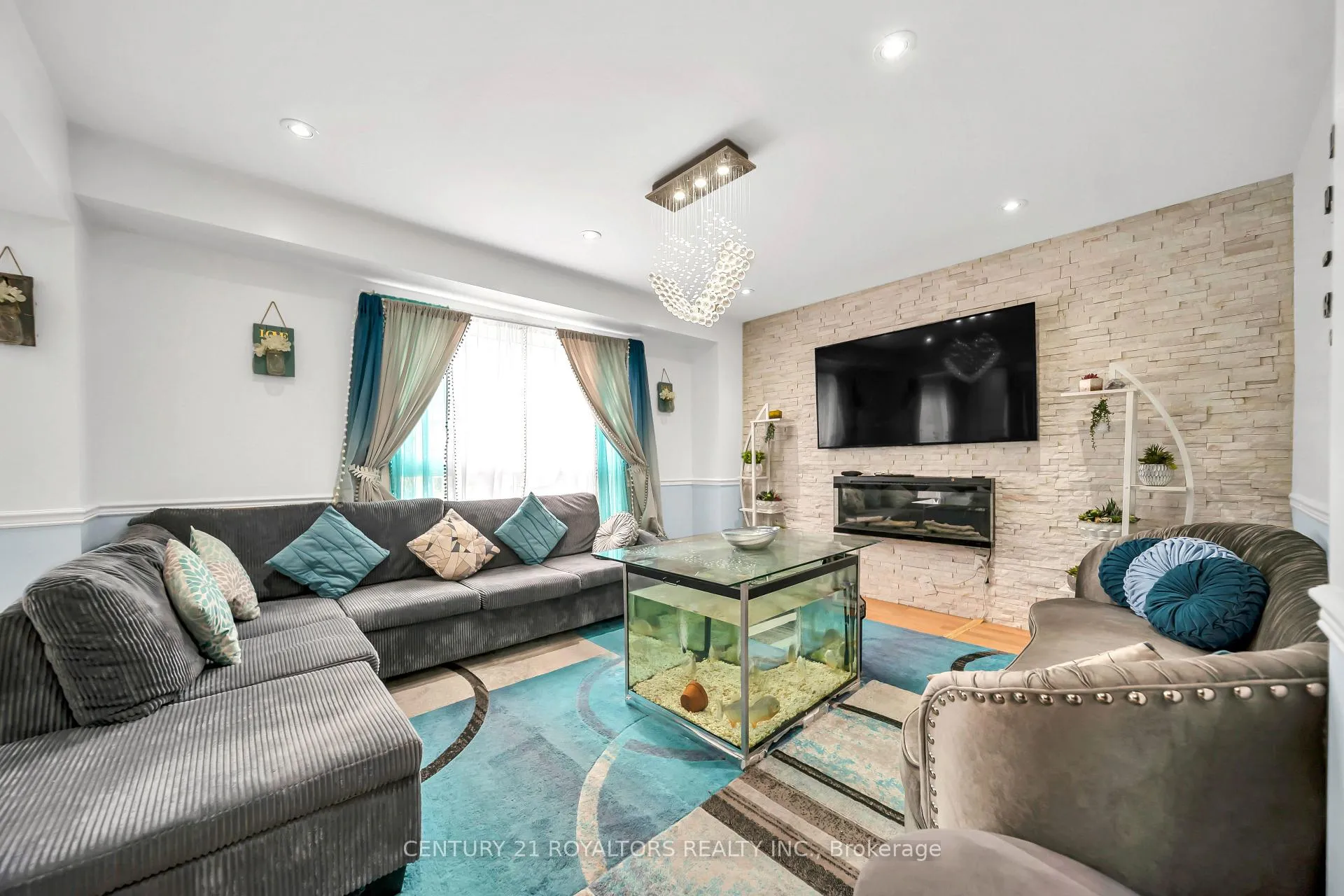 Photo 11 of 5 Farthingale Crescent, Brampton, Fletcher's Meadow — HOMEH