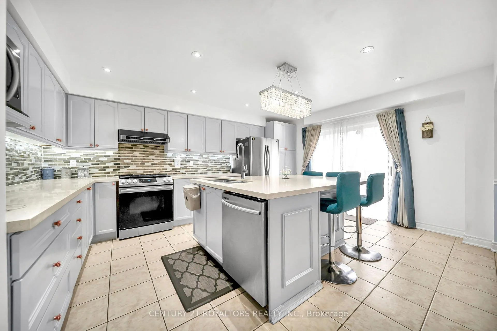 Photo 15 of 5 Farthingale Crescent, Brampton, Fletcher's Meadow — HOMEH