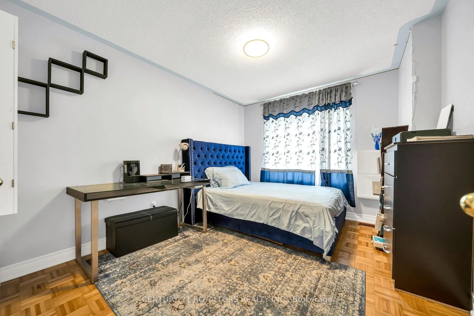 Photo 32 of 5 Farthingale Crescent, Brampton, Fletcher's Meadow — HOMEH