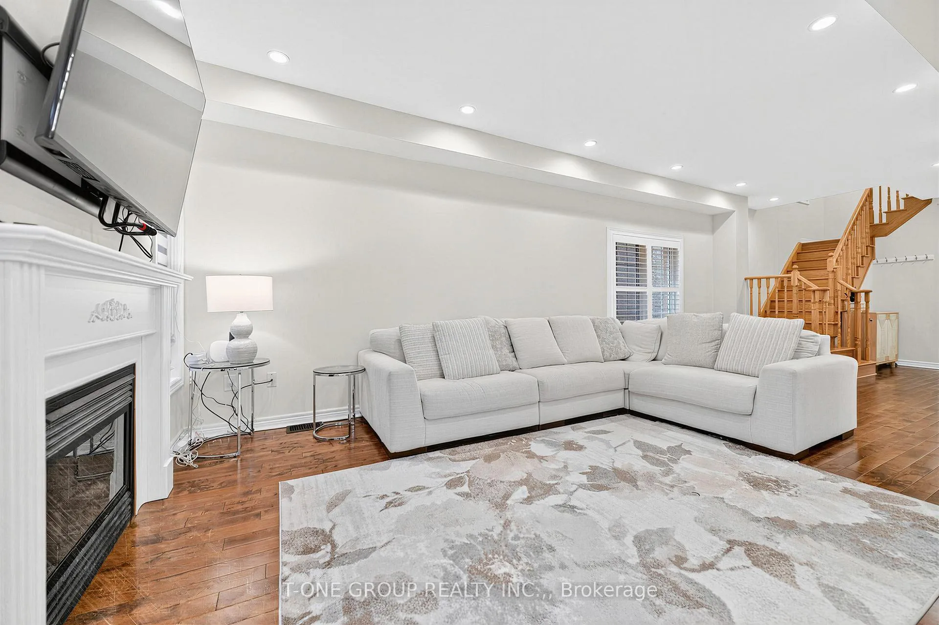 Photo 8 of 113 Fimco Crescent, Markham, Greensborough — HOMEH