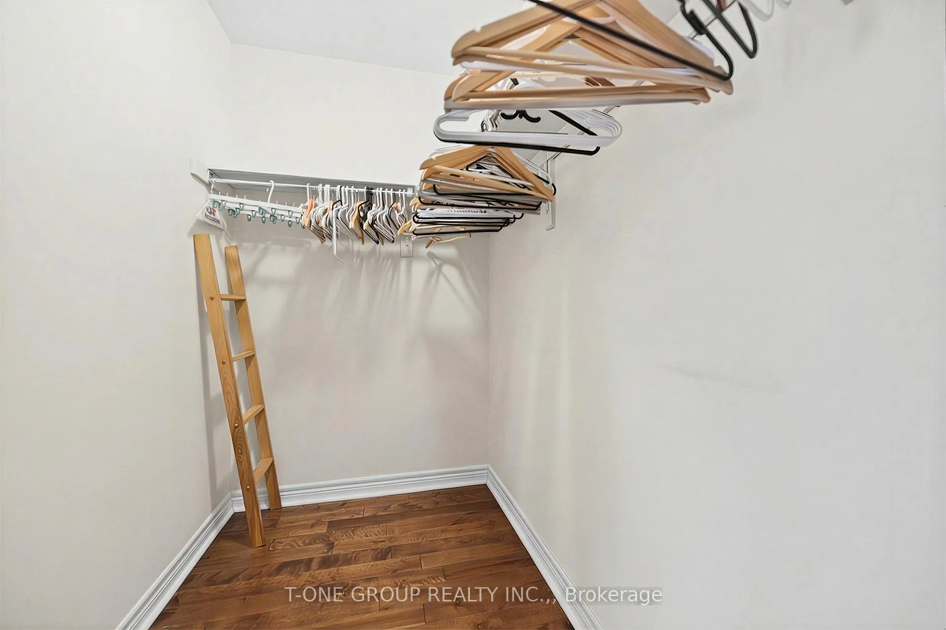 Photo 20 of 113 Fimco Crescent, Markham, Greensborough — HOMEH
