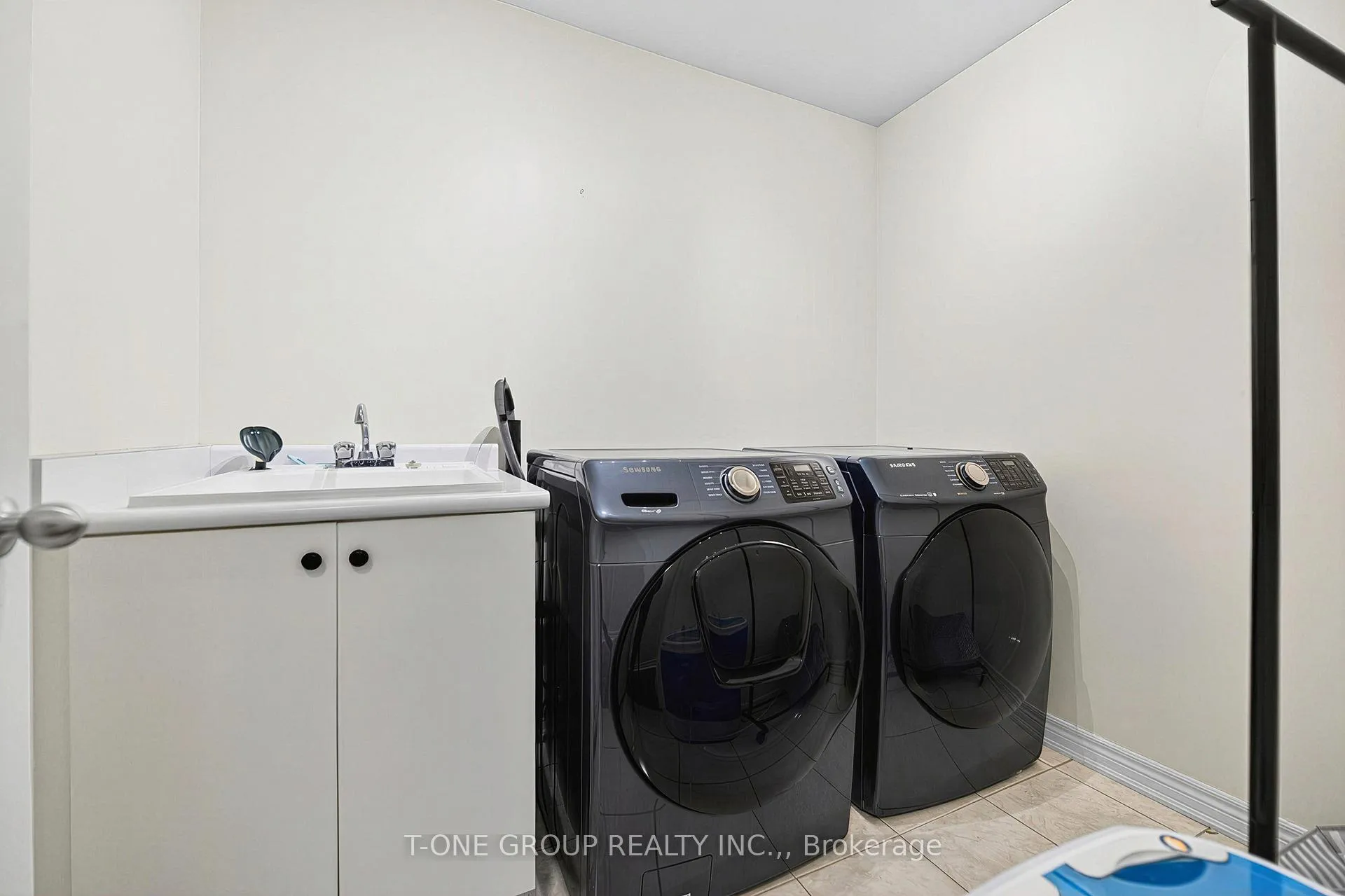 Photo 34 of 113 Fimco Crescent, Markham, Greensborough — HOMEH