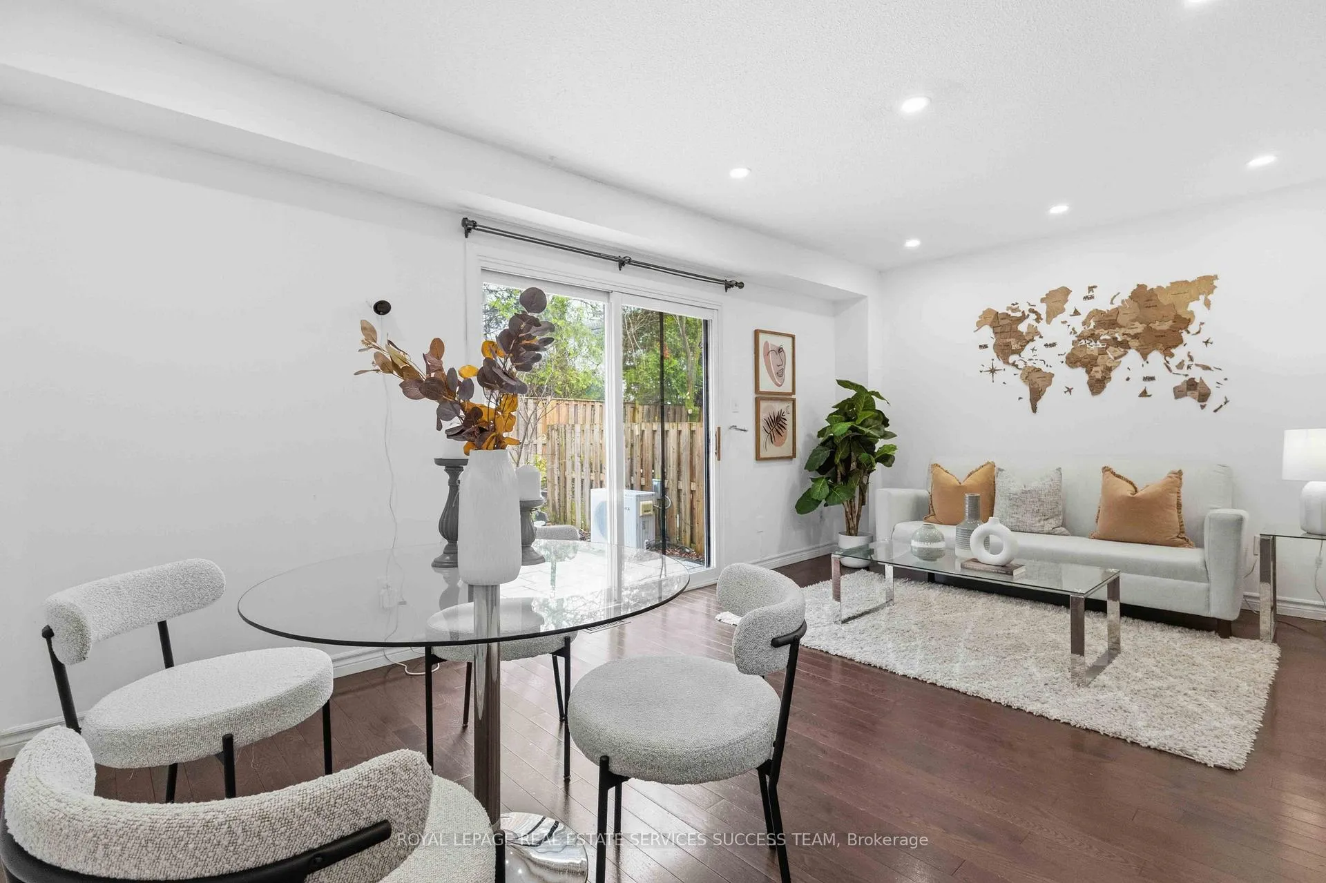Photo 7 of 31 Thatcher's Mill Way, Markham, Bullock — HOMEH