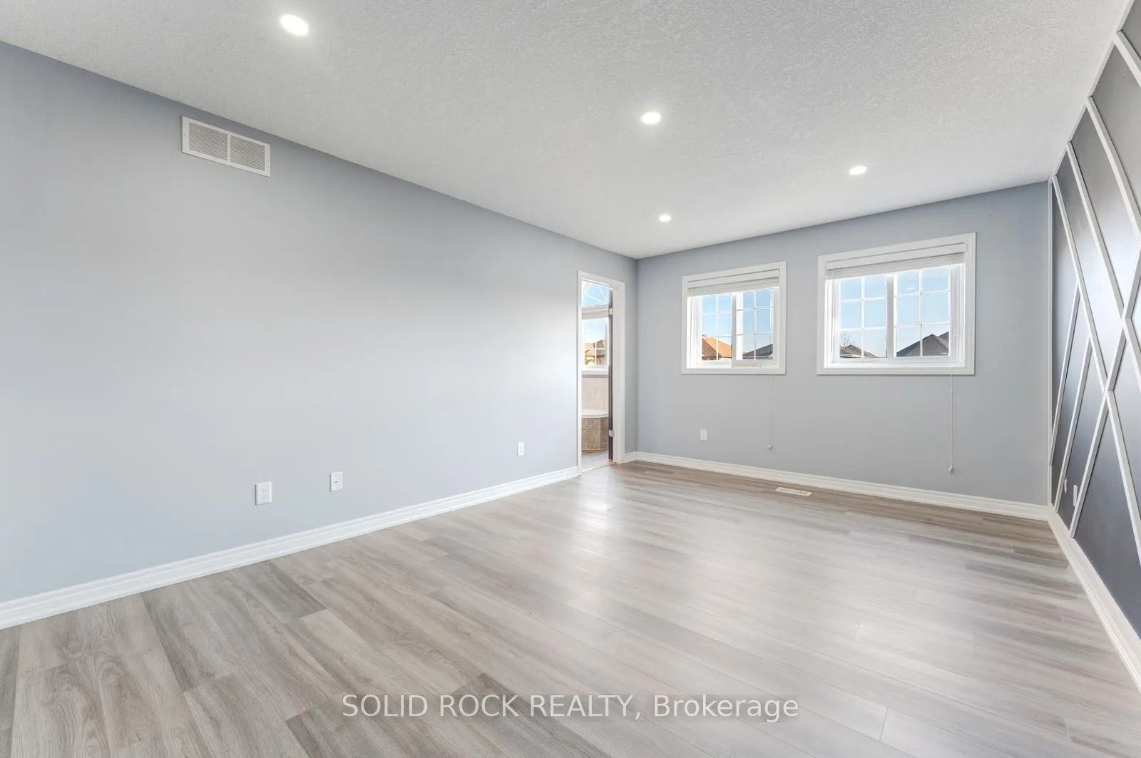 Photo 22 of 50 Cranbrook Street, Kitchener — HOMEH