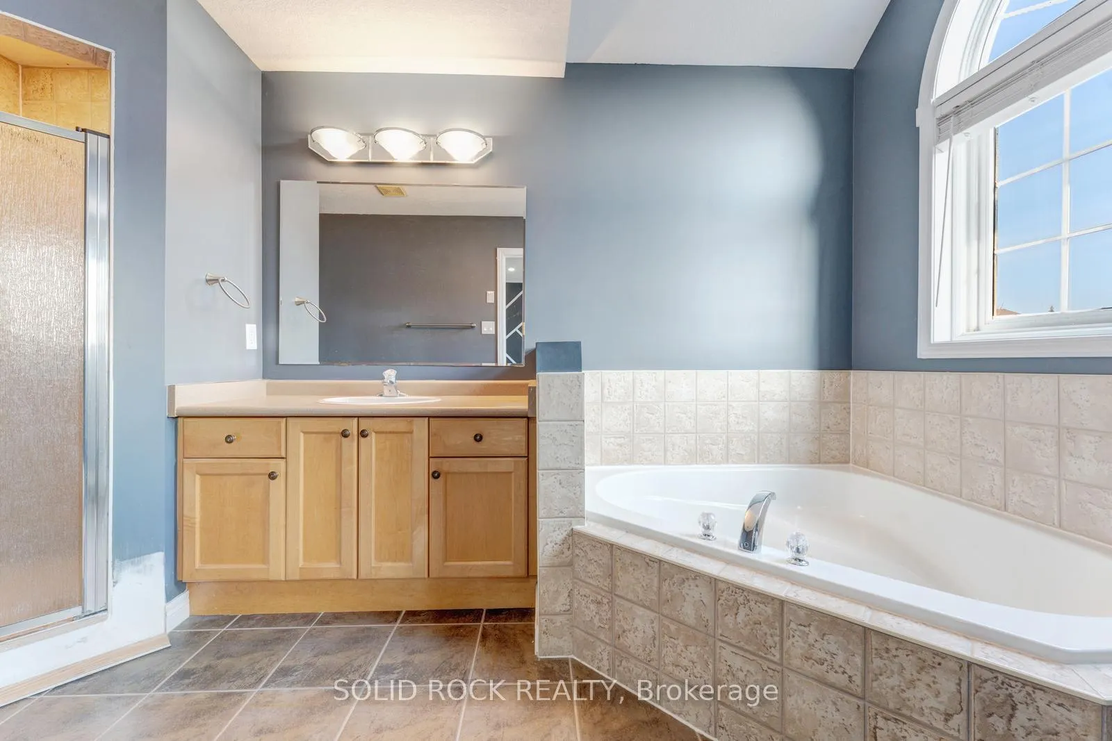 Photo 23 of 50 Cranbrook Street, Kitchener — HOMEH