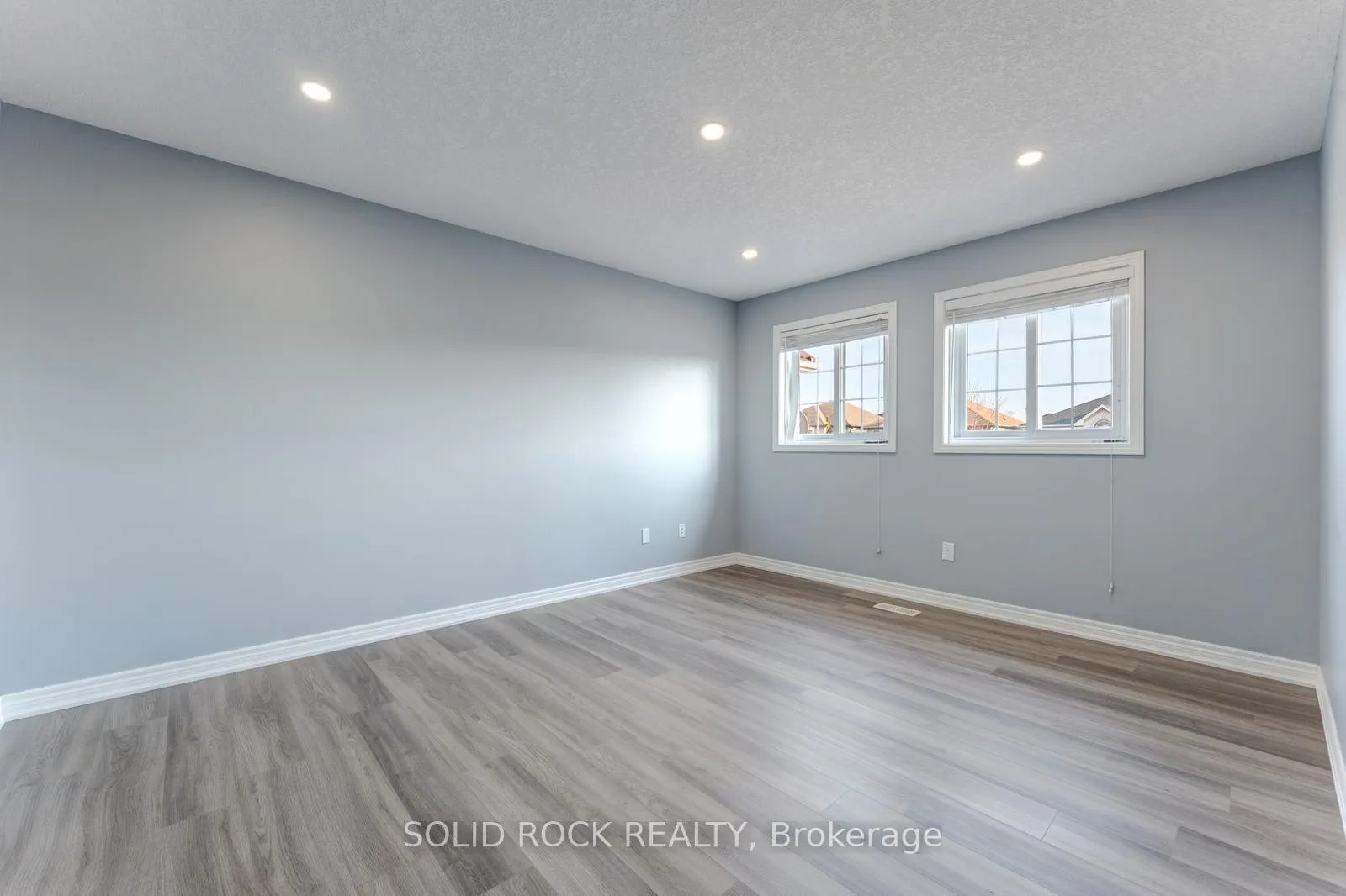 Photo 34 of 50 Cranbrook Street, Kitchener — HOMEH