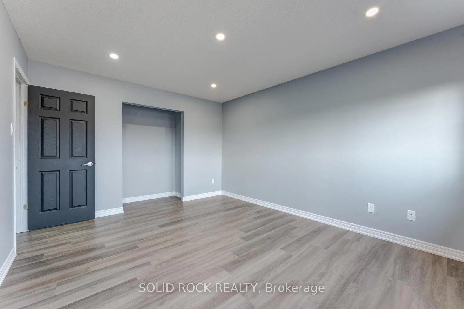 Photo 36 of 50 Cranbrook Street, Kitchener — HOMEH
