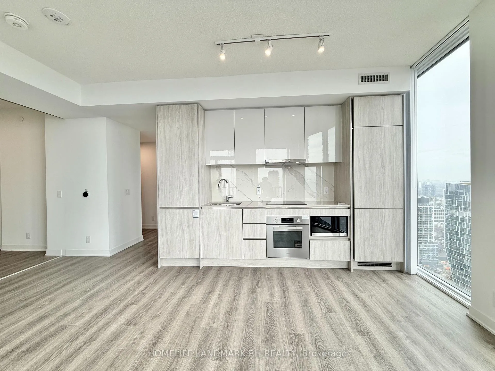 Photo 4 of Unit 4106, 180 Front Street E, Toronto, Moss Park — HOMEH