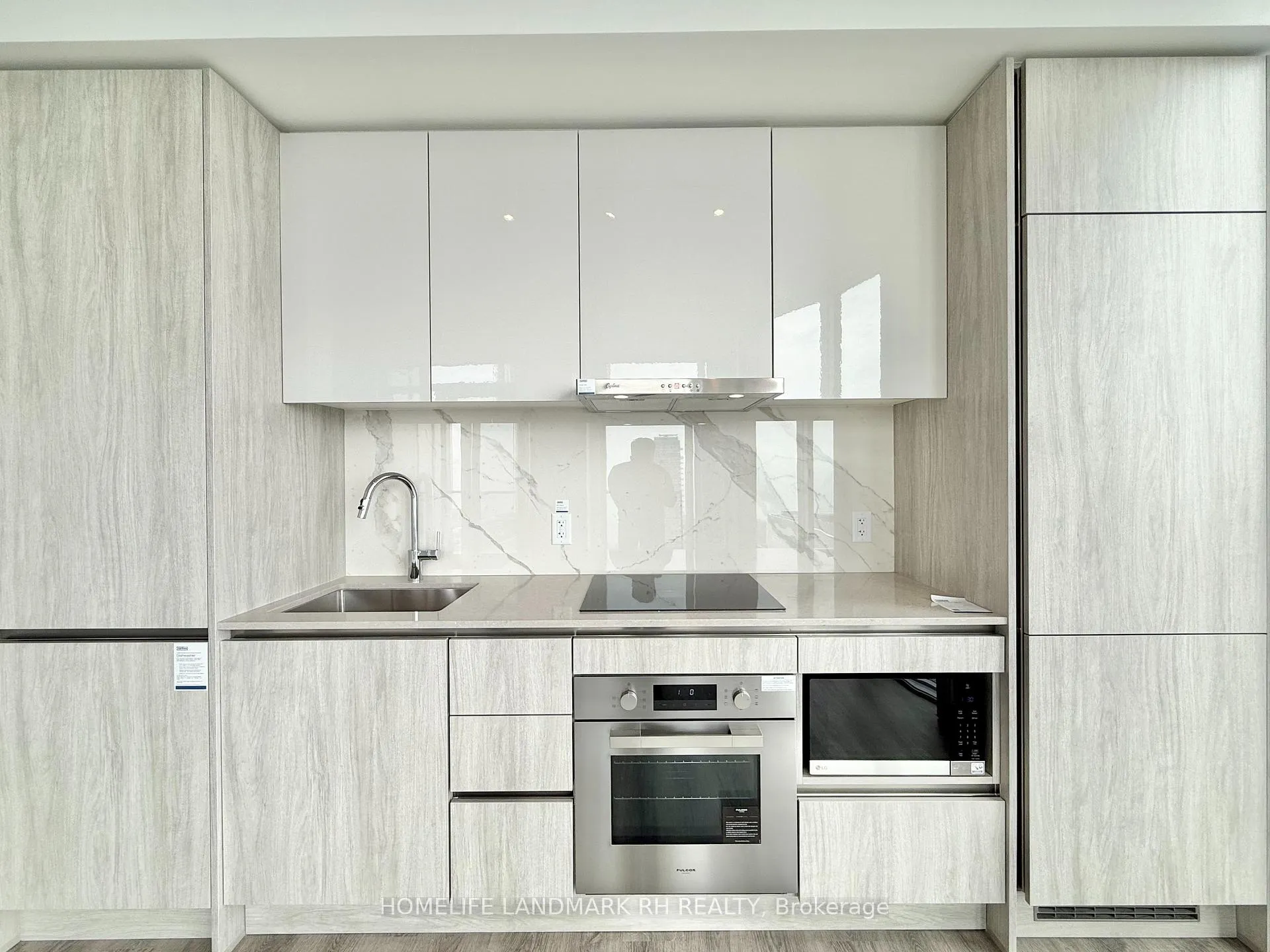 Photo 7 of Unit 4106, 180 Front Street E, Toronto, Moss Park — HOMEH