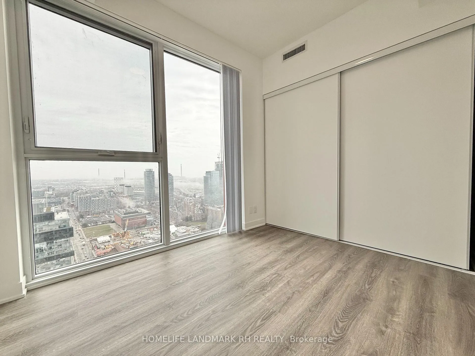 Photo 9 of Unit 4106, 180 Front Street E, Toronto, Moss Park — HOMEH