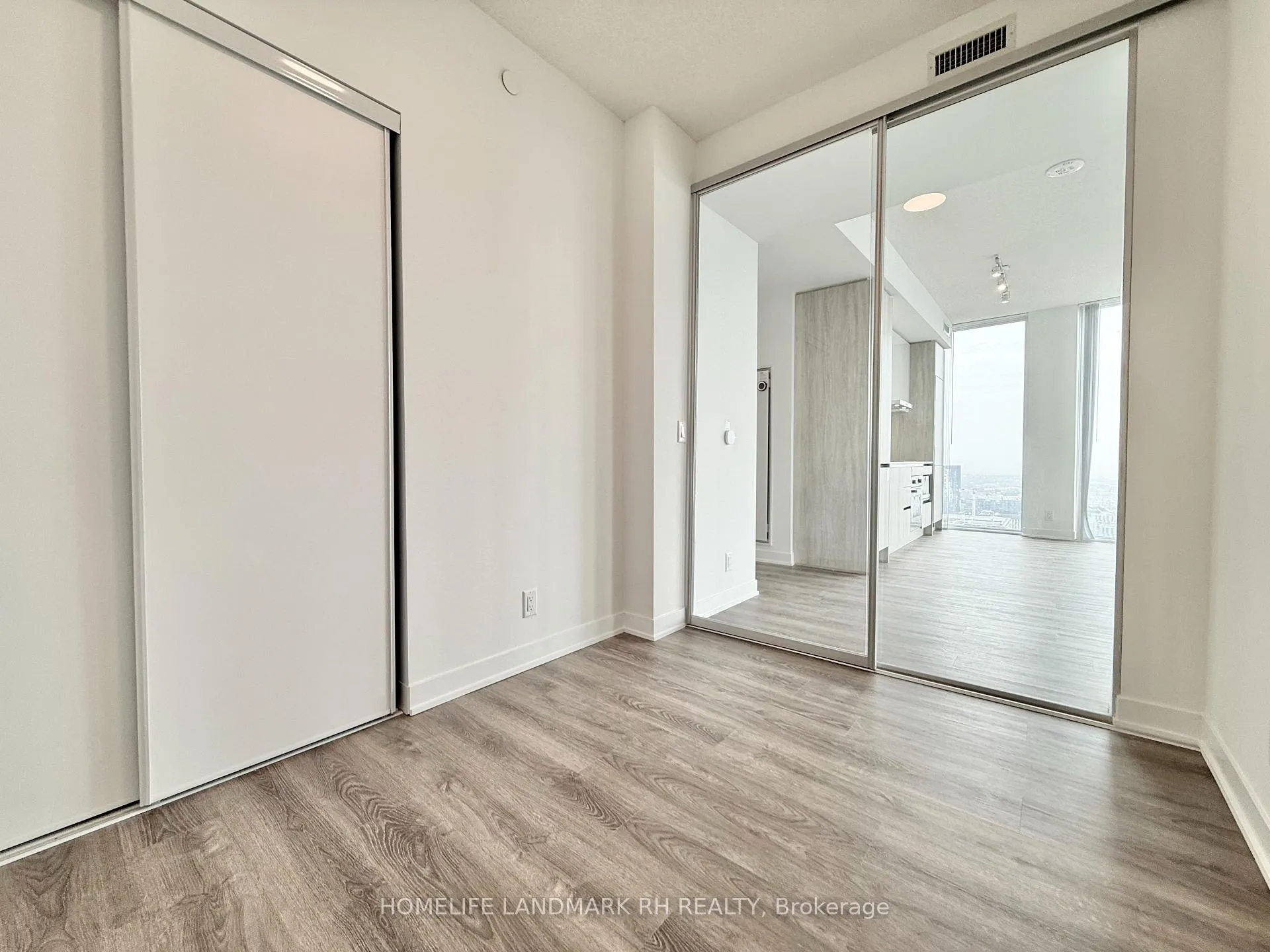 Photo 15 of Unit 4106, 180 Front Street E, Toronto, Moss Park — HOMEH