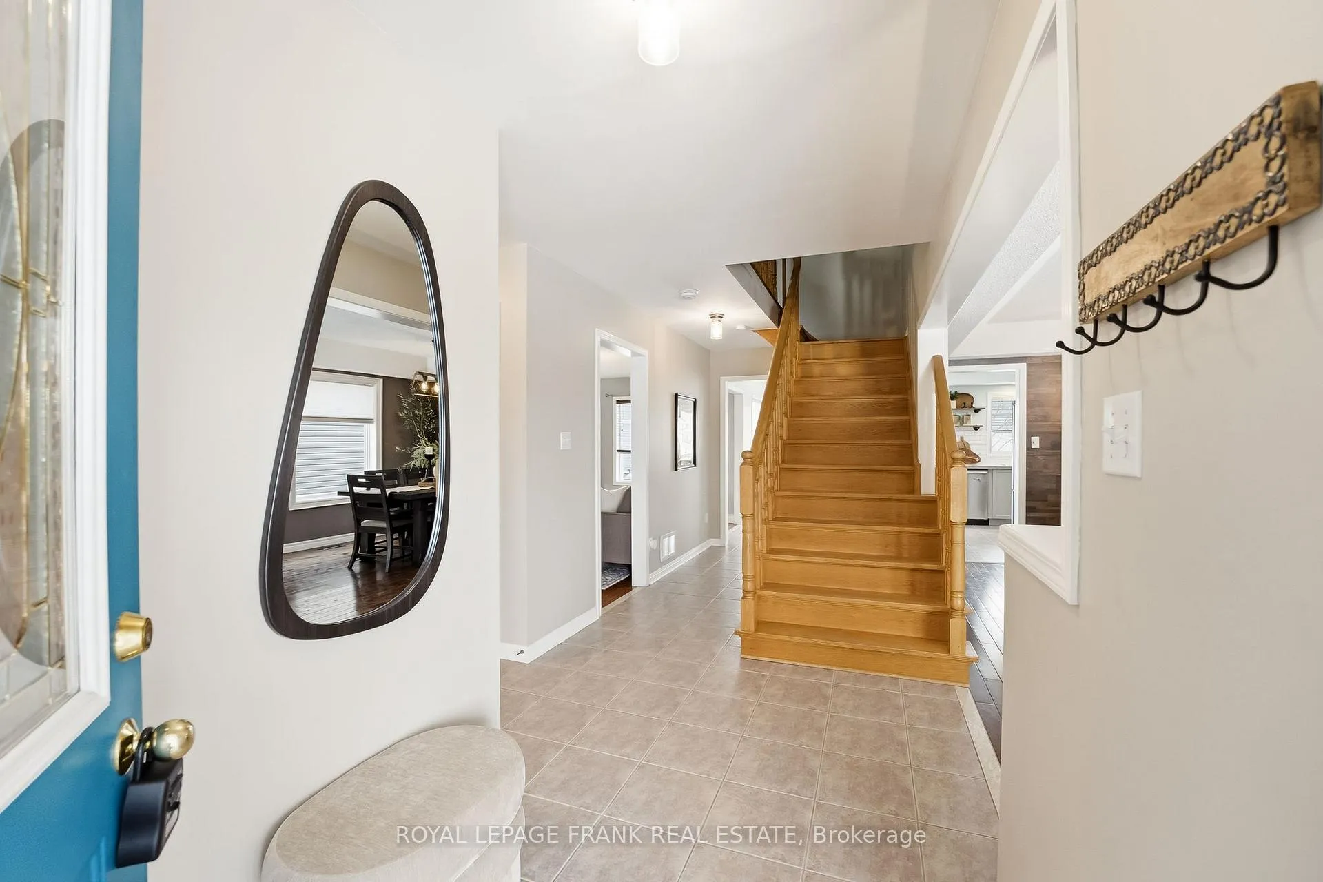 Photo 3 of 70 Weldrick Crescent, Clarington, Bowmanville — HOMEH
