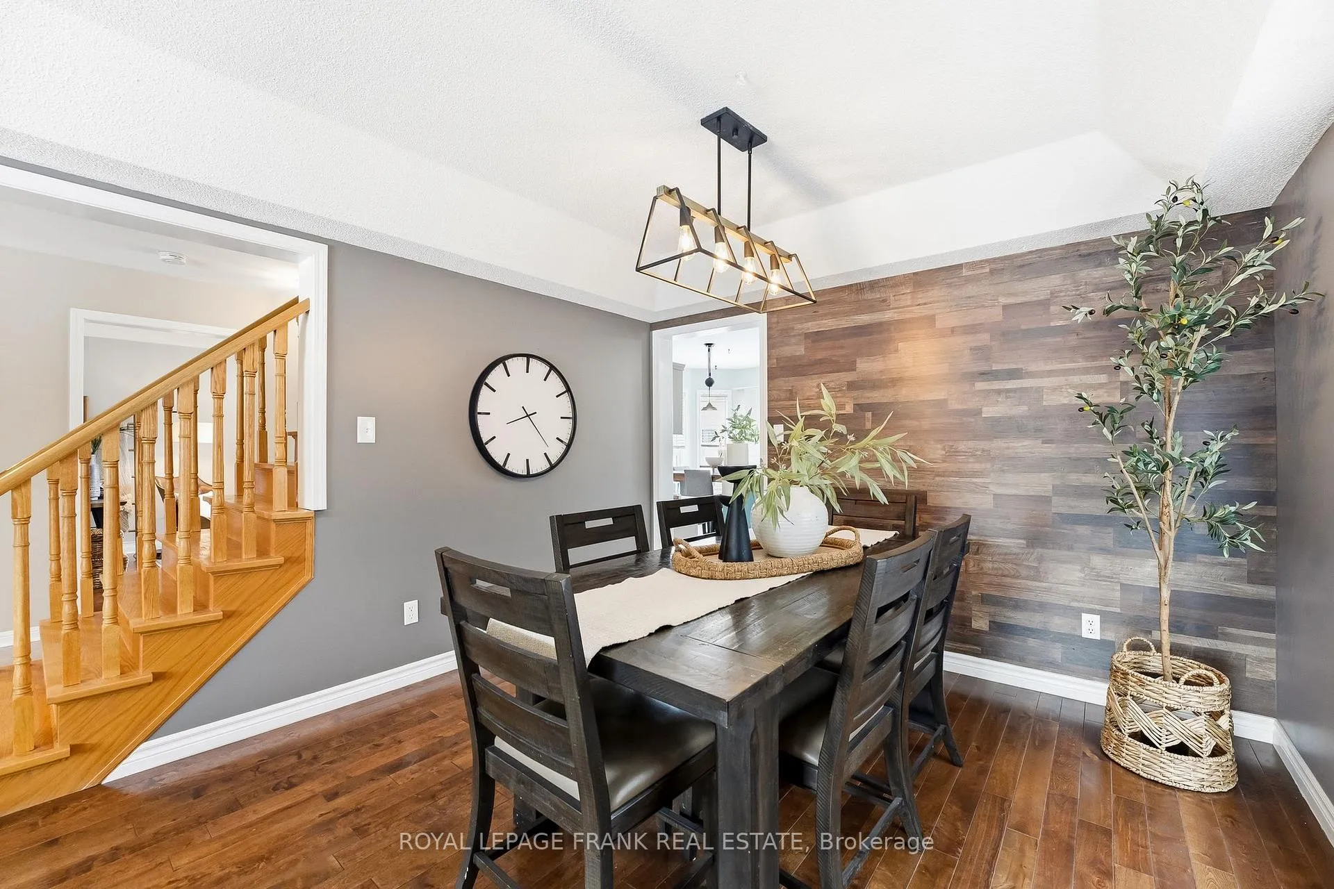 Photo 9 of 70 Weldrick Crescent, Clarington, Bowmanville — HOMEH