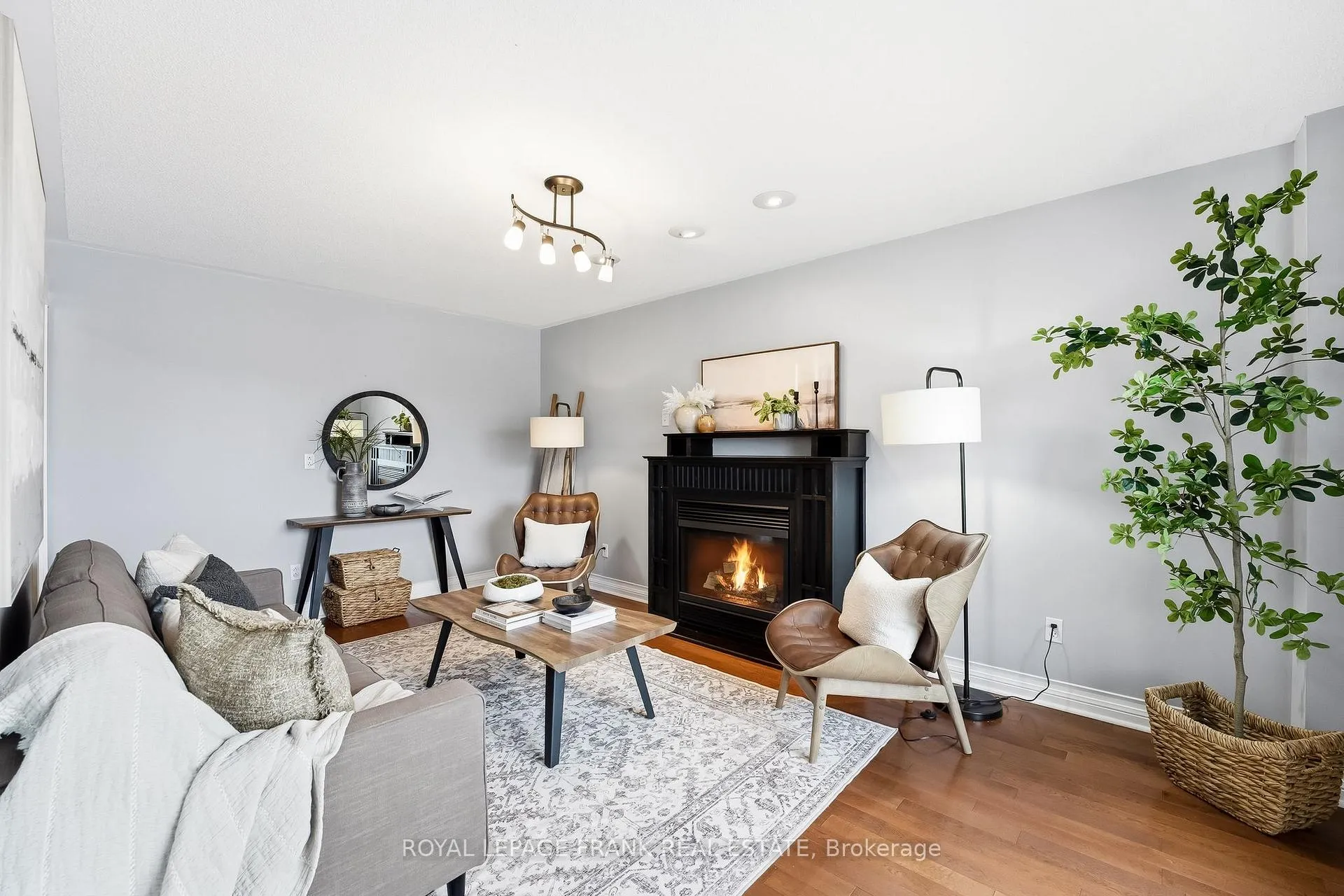 Photo 15 of 70 Weldrick Crescent, Clarington, Bowmanville — HOMEH
