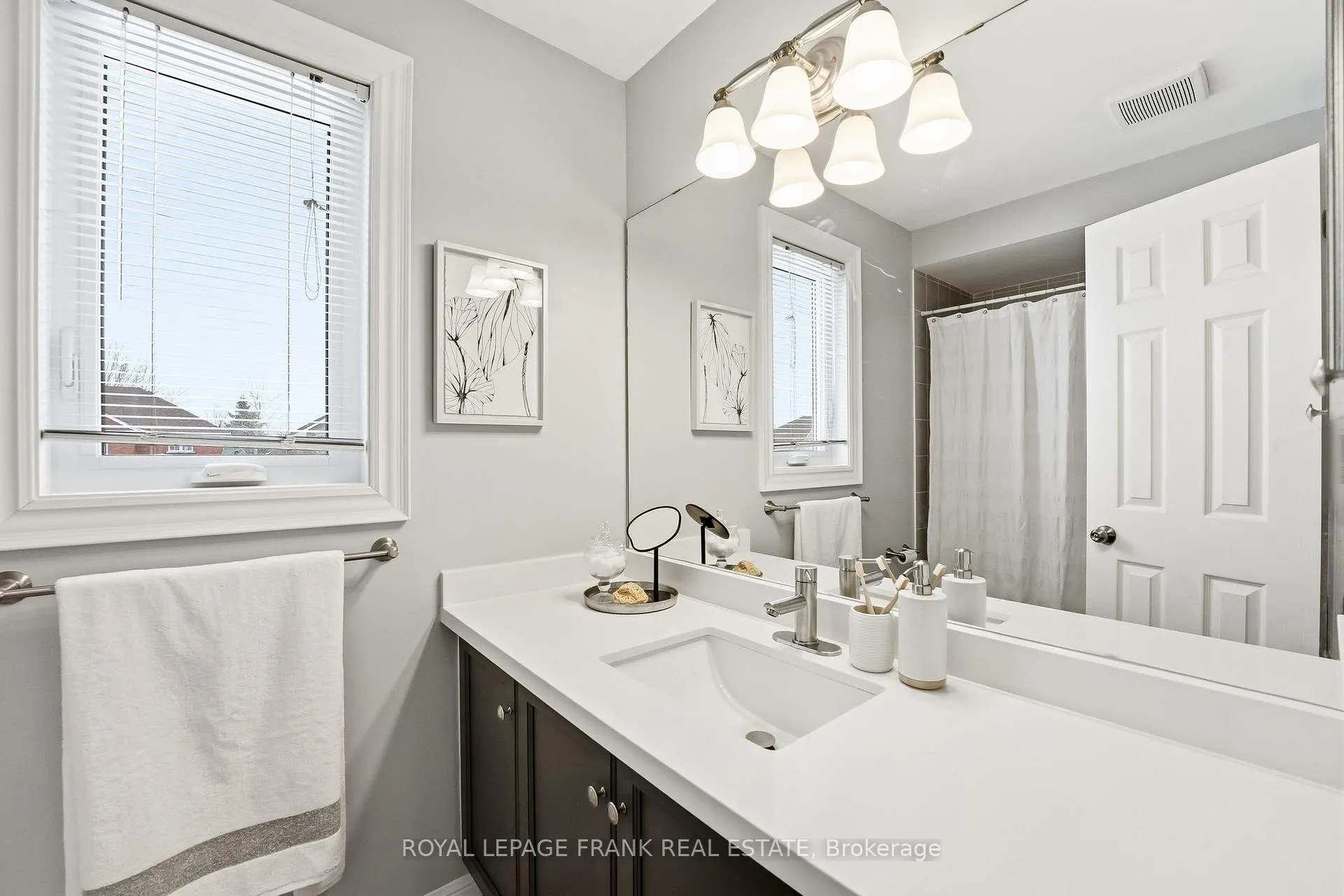 Photo 29 of 70 Weldrick Crescent, Clarington, Bowmanville — HOMEH
