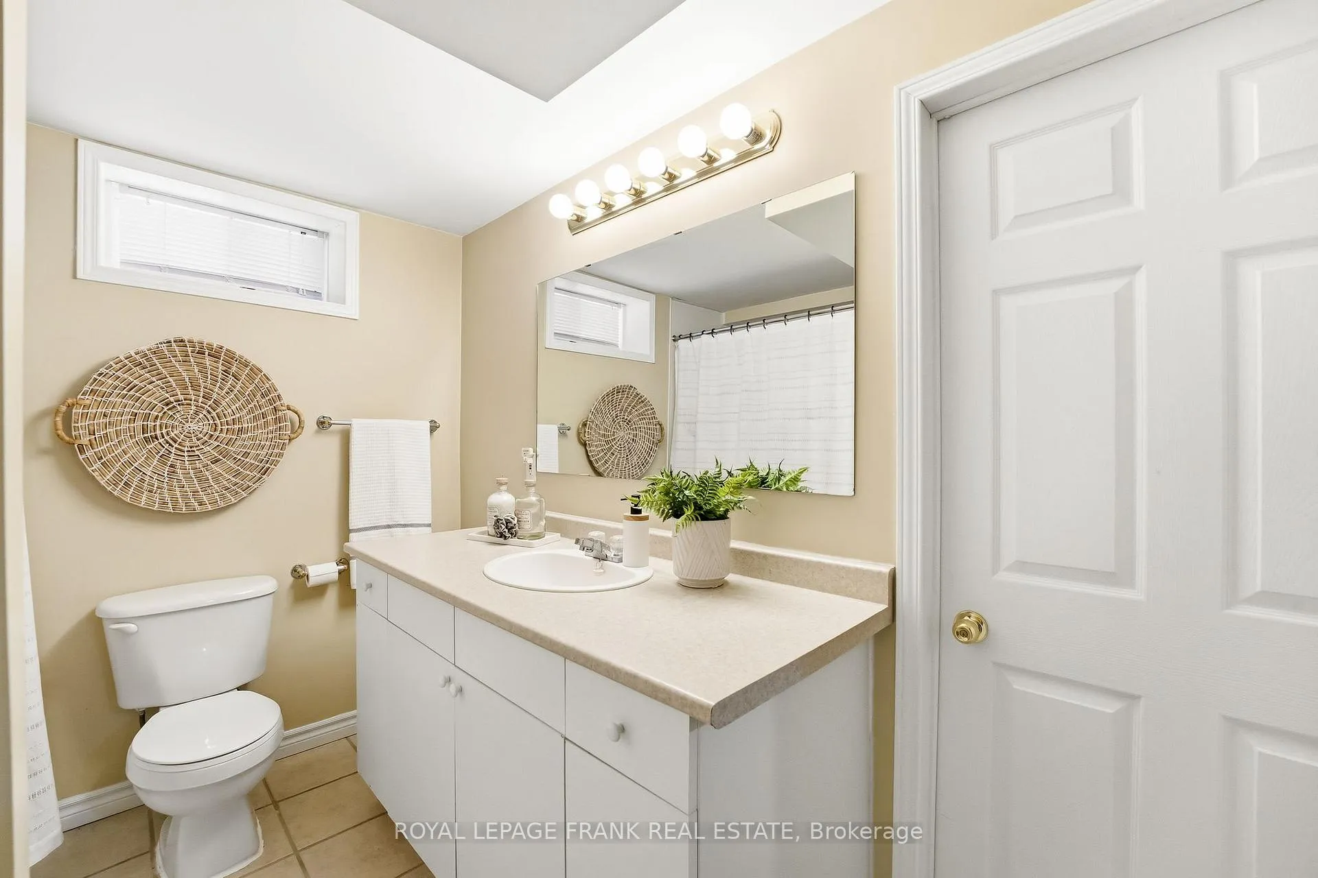 Photo 31 of 70 Weldrick Crescent, Clarington, Bowmanville — HOMEH