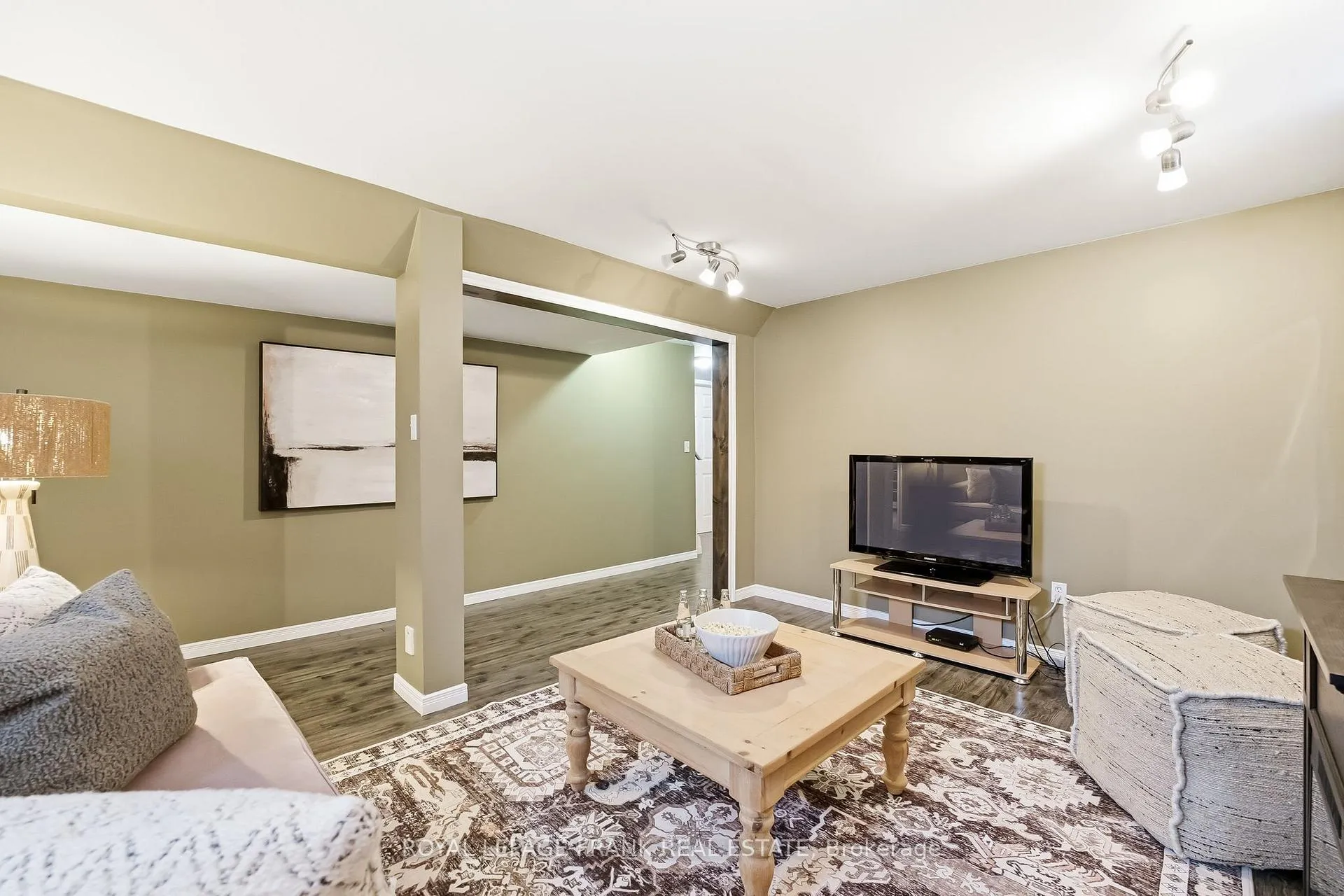 Photo 35 of 70 Weldrick Crescent, Clarington, Bowmanville — HOMEH