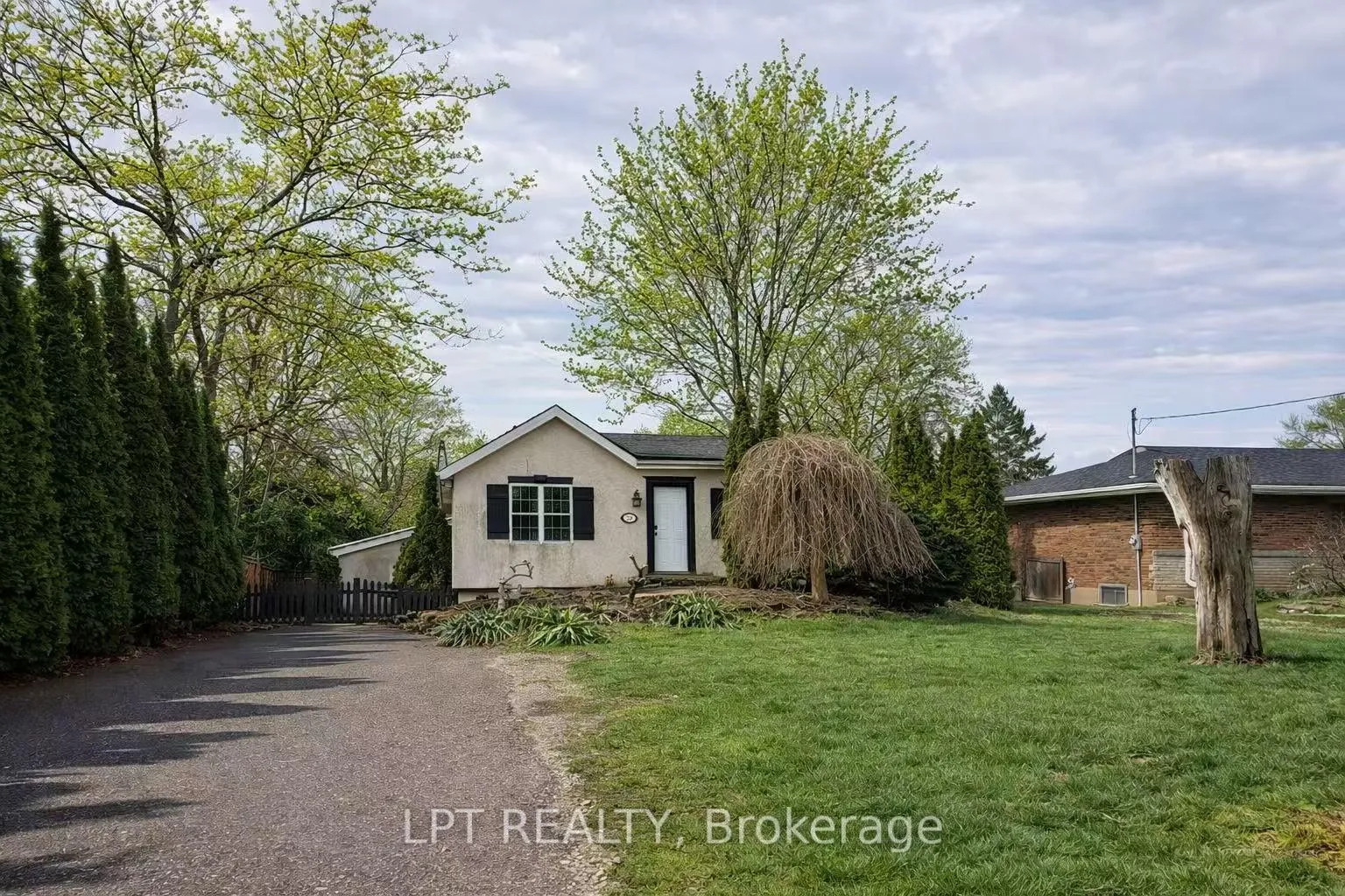 Photo 1 of 228 Pine Cove Road, Burlington, Roseland — HOMEH