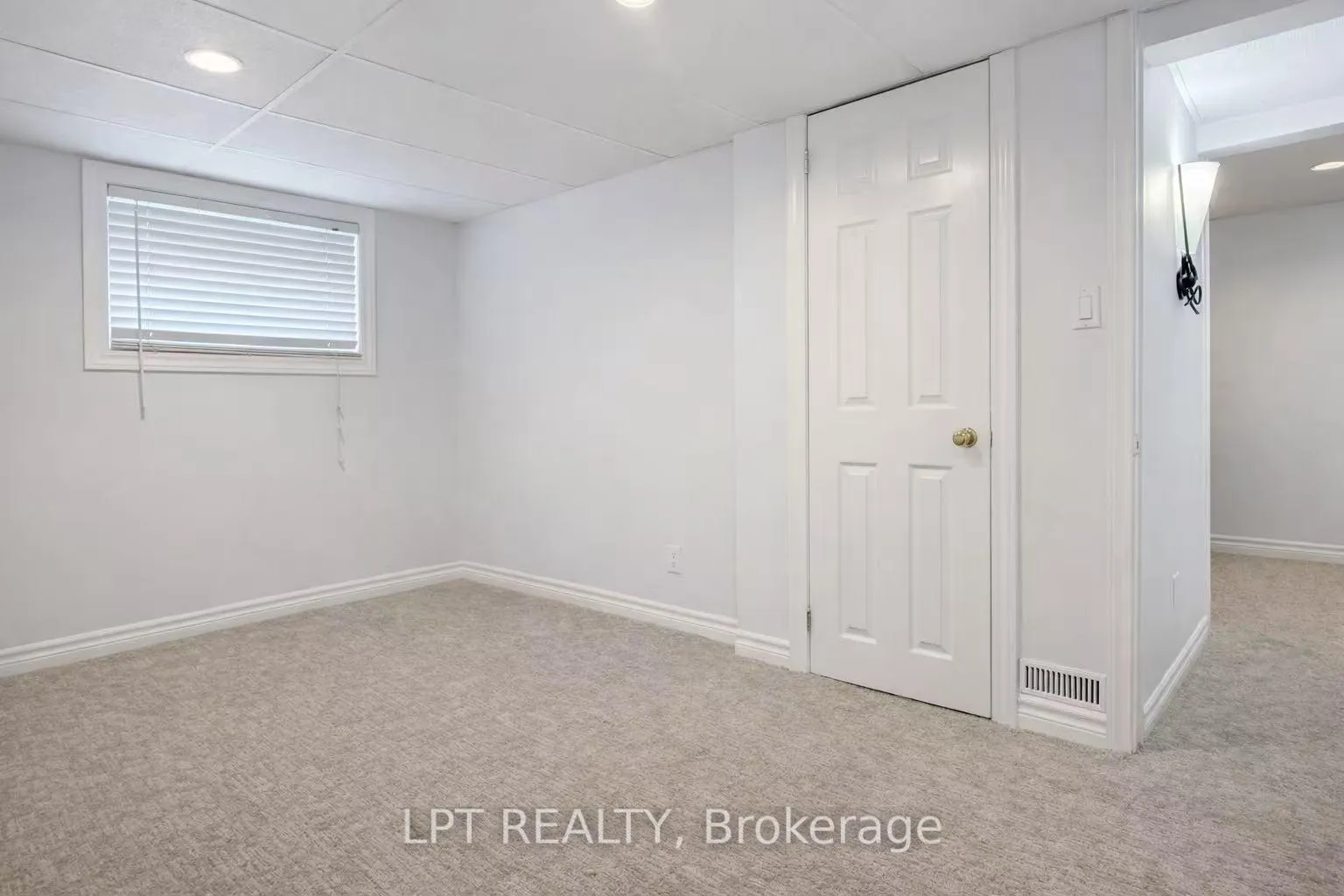 Photo 18 of 228 Pine Cove Road, Burlington, Roseland — HOMEH