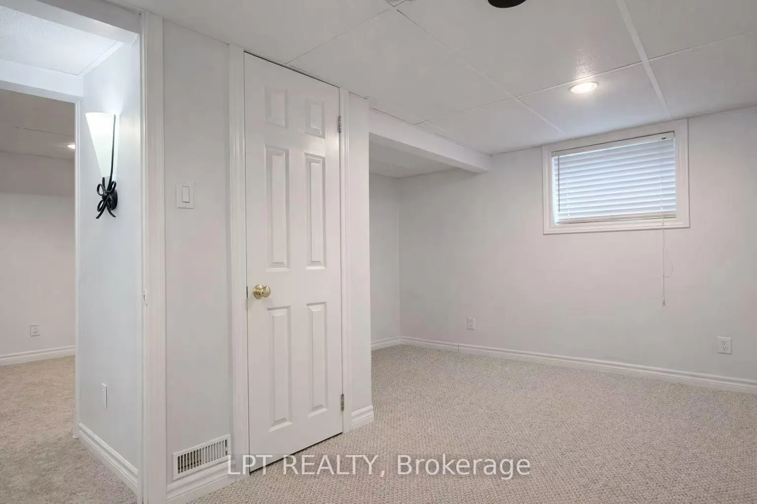 Photo 19 of 228 Pine Cove Road, Burlington, Roseland — HOMEH