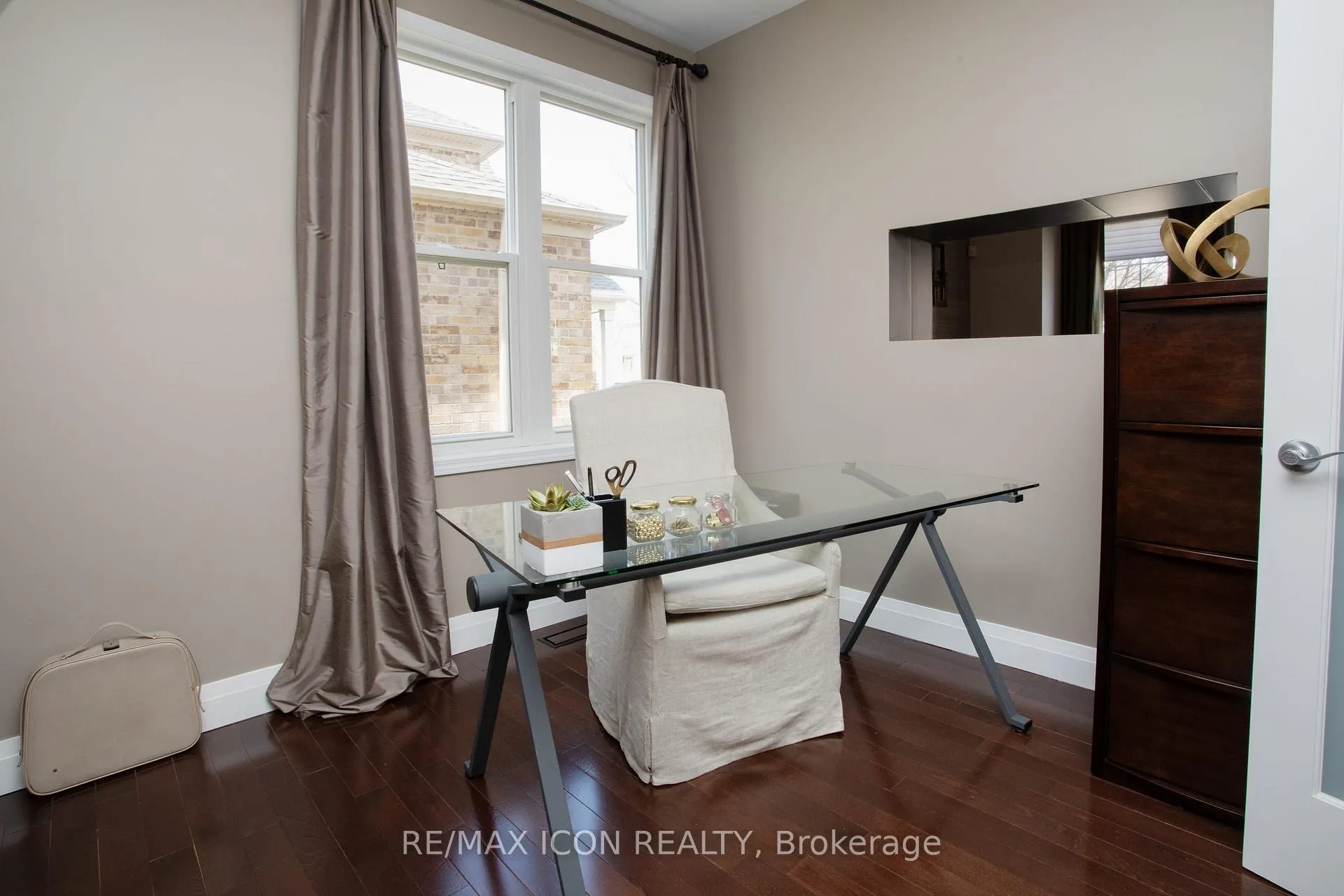 Photo 3 of 103 Glazebrook Crescent, Cambridge — HOMEH