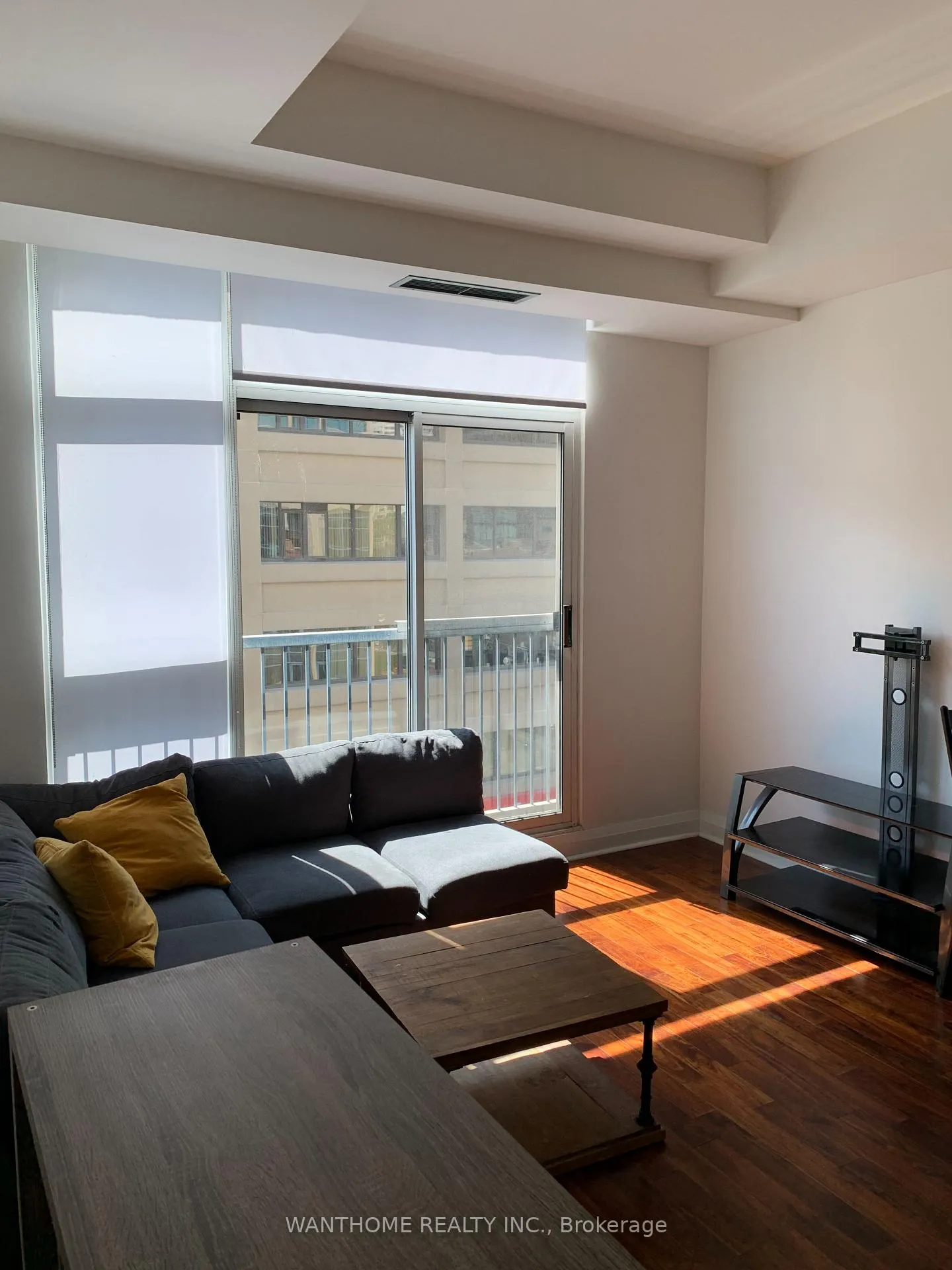 Photo 4 of Unit 506, 8 Wellesley Street E, Toronto, Church-Yonge Corridor — HOMEH