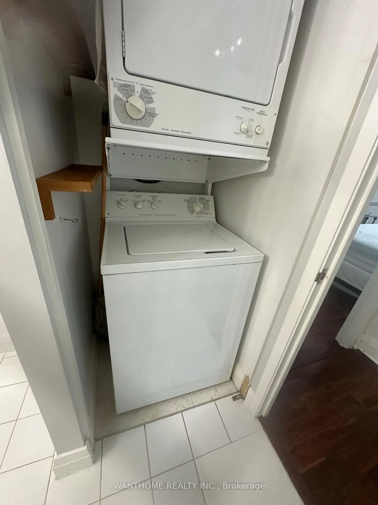 Photo 14 of Unit 506, 8 Wellesley Street E, Toronto, Church-Yonge Corridor — HOMEH