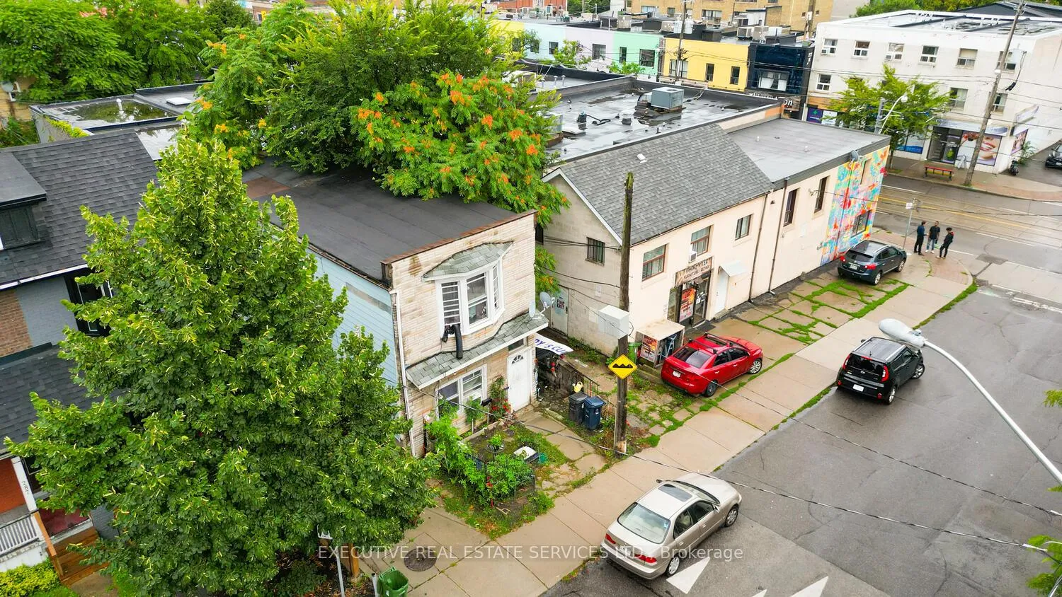 Photo 2 of 283 Rhodes Avenue E, Toronto, Greenwood-Coxwell — HOMEH