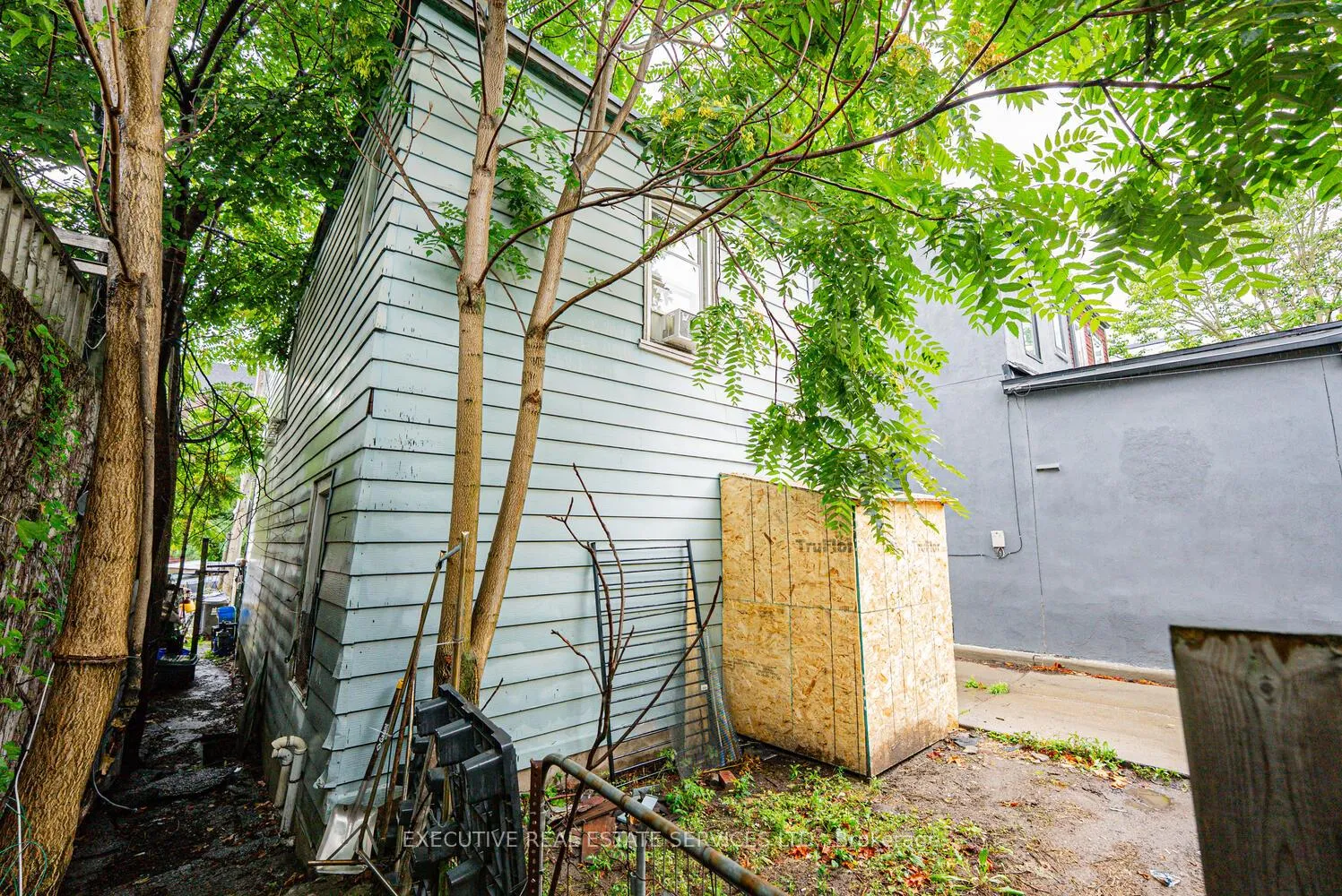 Photo 13 of 283 Rhodes Avenue E, Toronto, Greenwood-Coxwell — HOMEH