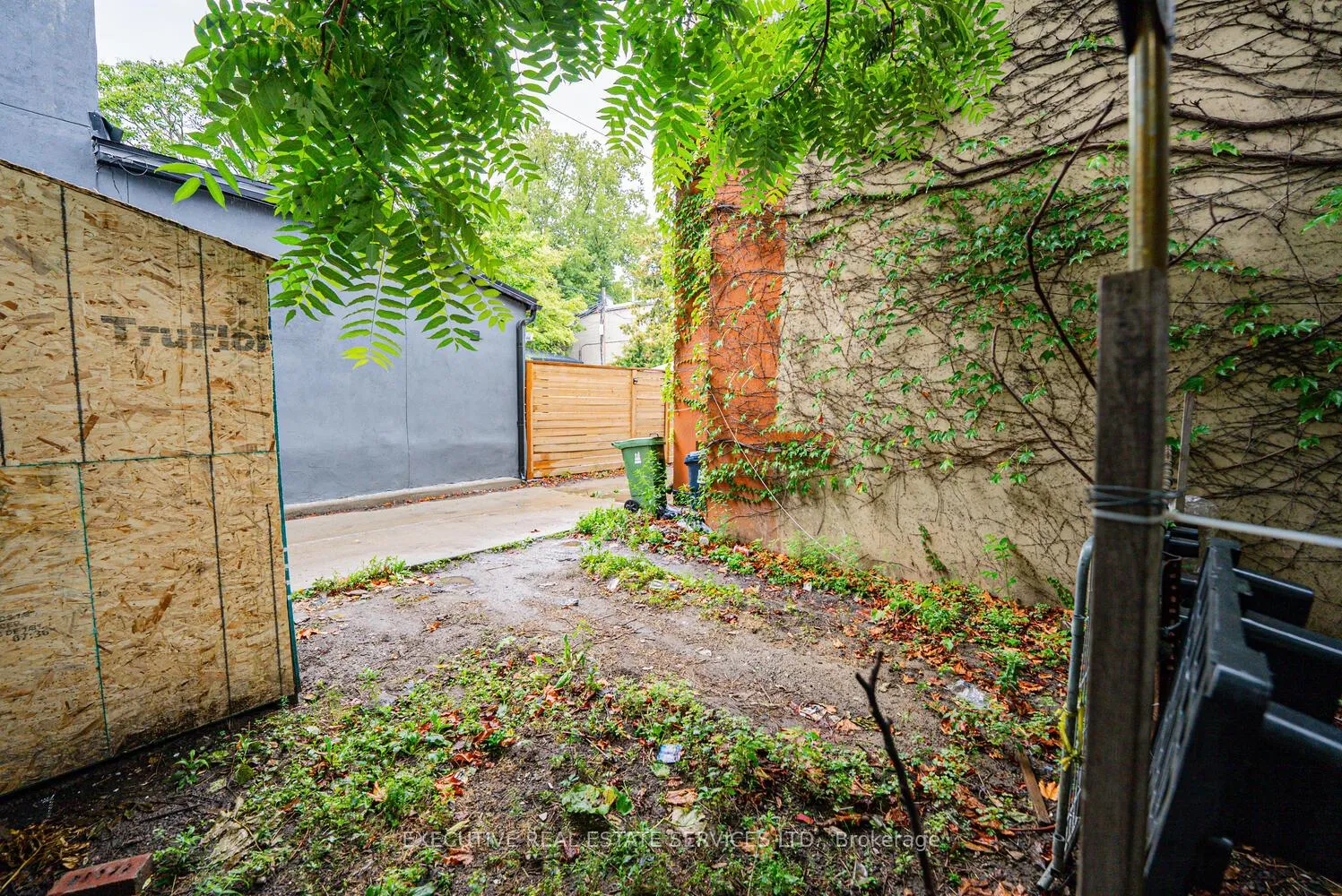 Photo 14 of 283 Rhodes Avenue E, Toronto, Greenwood-Coxwell — HOMEH