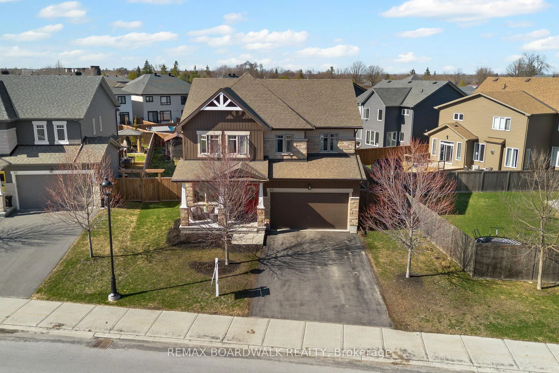 Photo 2 of 93 Morris Street, Carleton Place — HOMEH