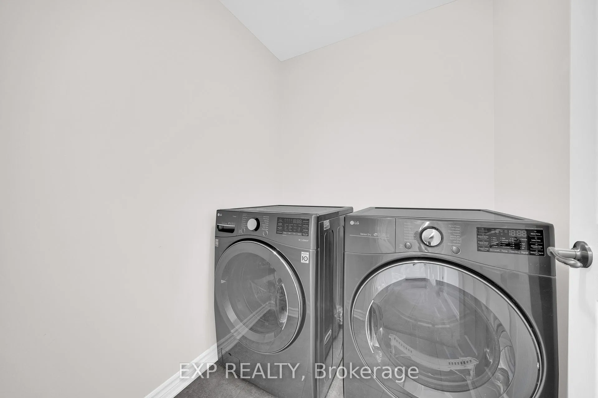Photo 28 of 215 Merak Way, Ottawa, Barrhaven - Half Moon Bay — HOMEH