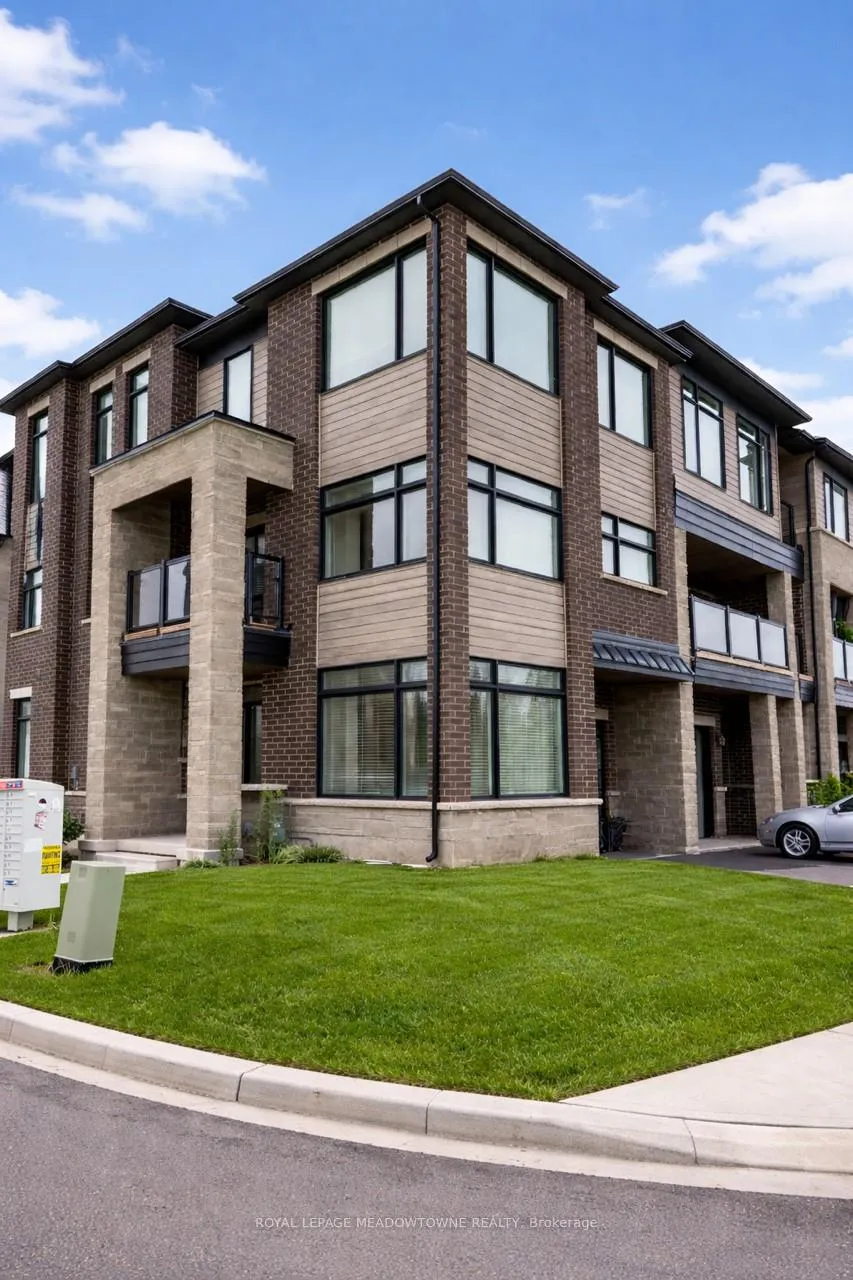 Photo 1 of 1560 Hilson Heights, Milton, Cobban — HOMEH