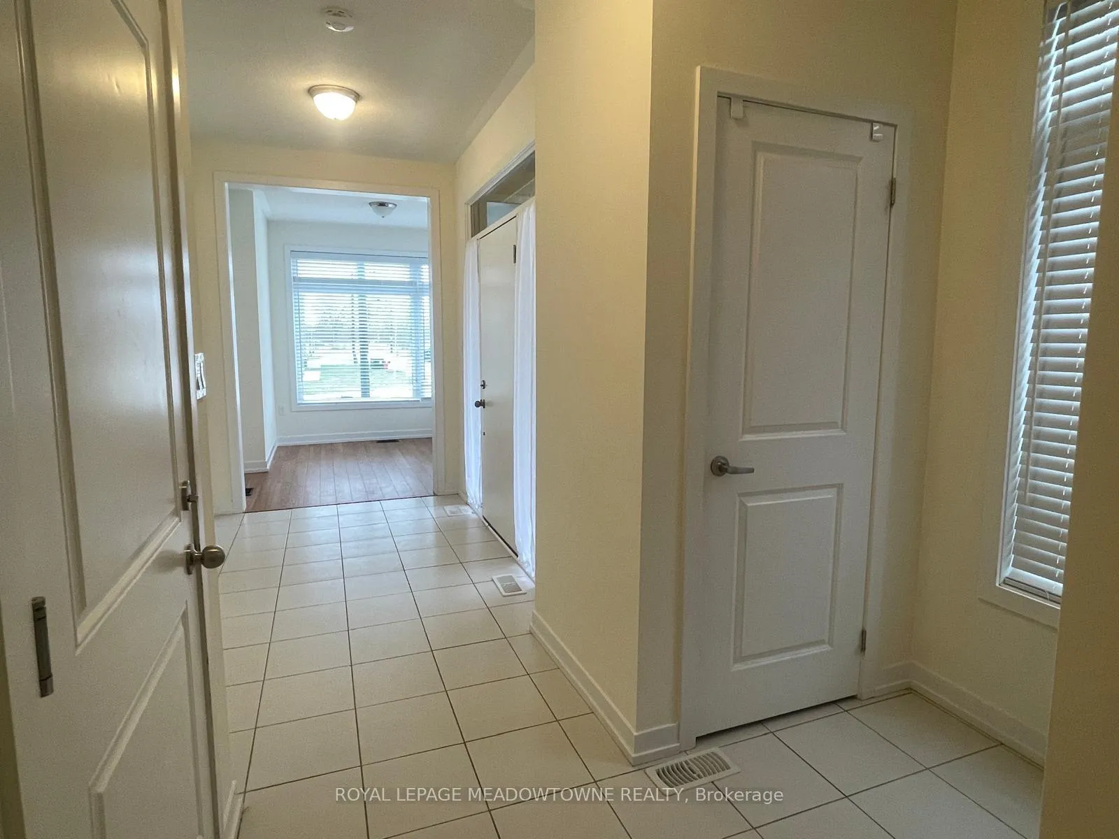 Photo 4 of 1560 Hilson Heights, Milton, Cobban — HOMEH