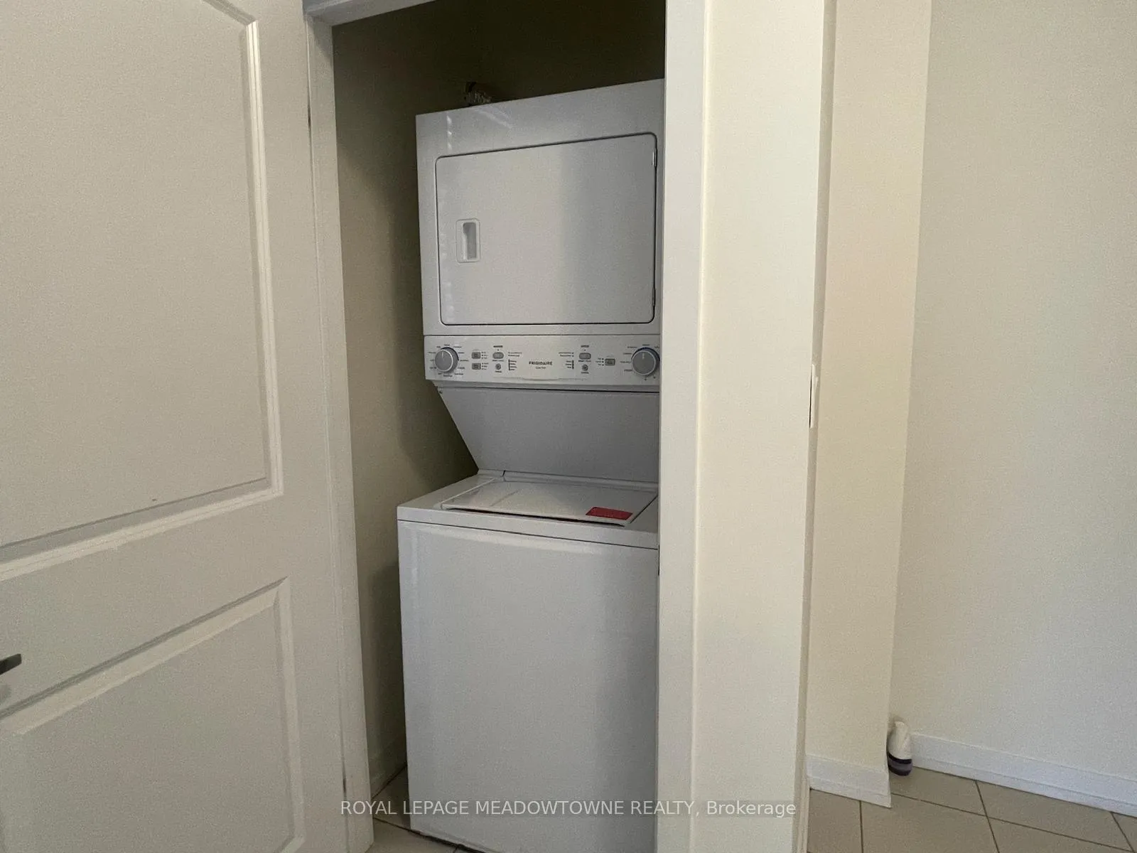 Photo 23 of 1560 Hilson Heights, Milton, Cobban — HOMEH