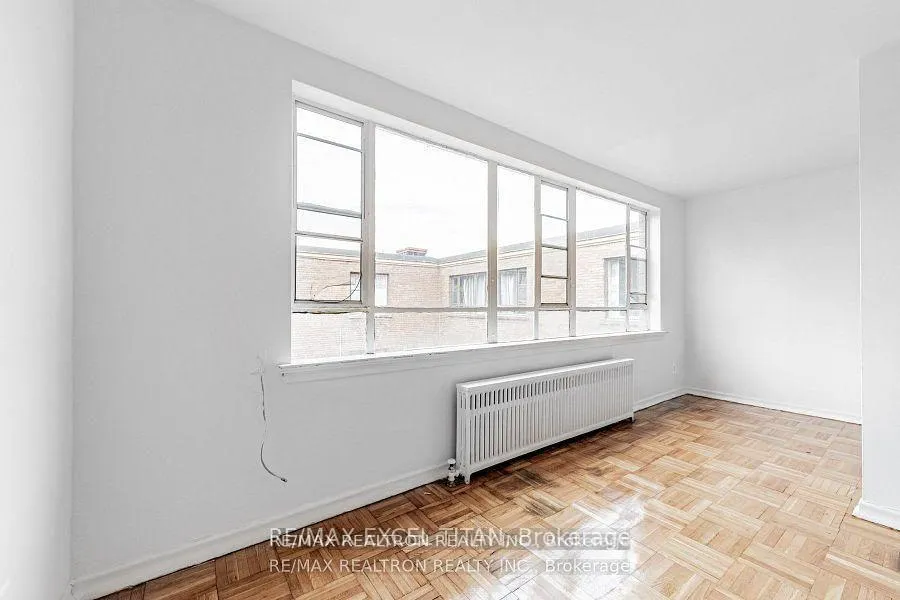 Front of Unit 205, 2515 Eglinton Avenue W