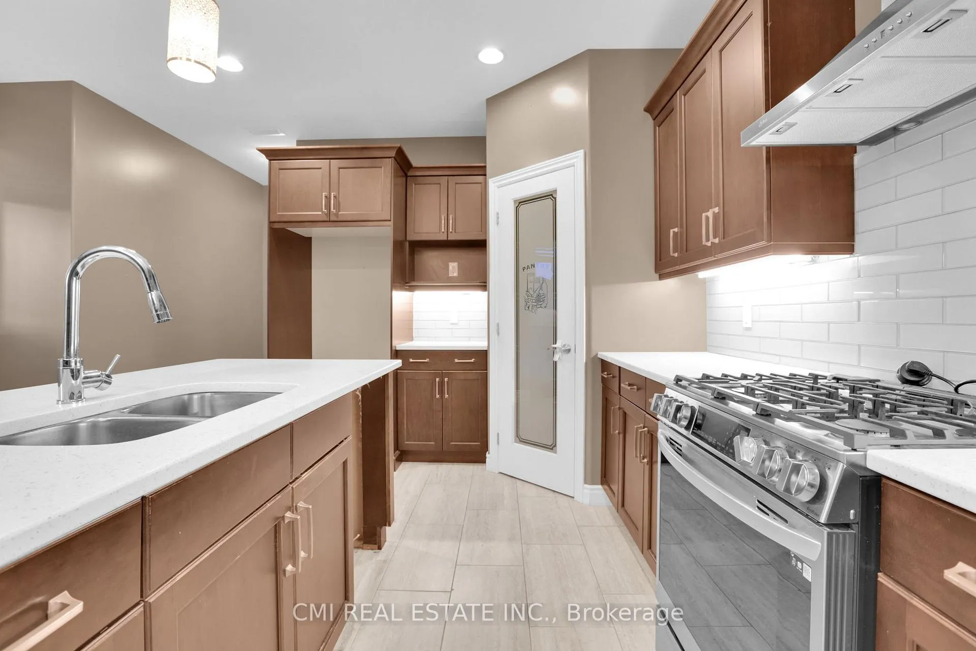 Photo 12 of 212 Jasmine Drive, Lakeshore — HOMEH