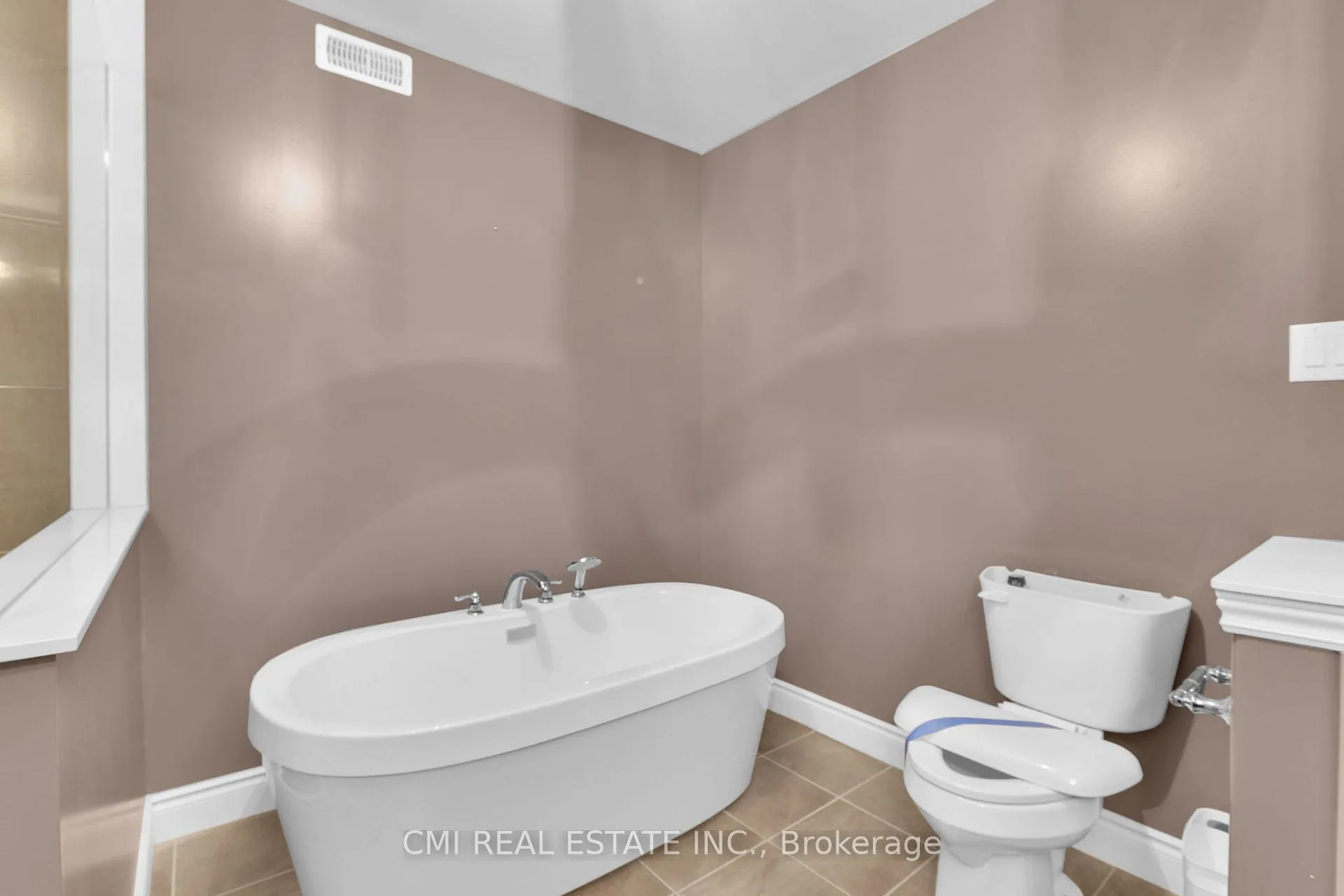 Photo 32 of 212 Jasmine Drive, Lakeshore — HOMEH