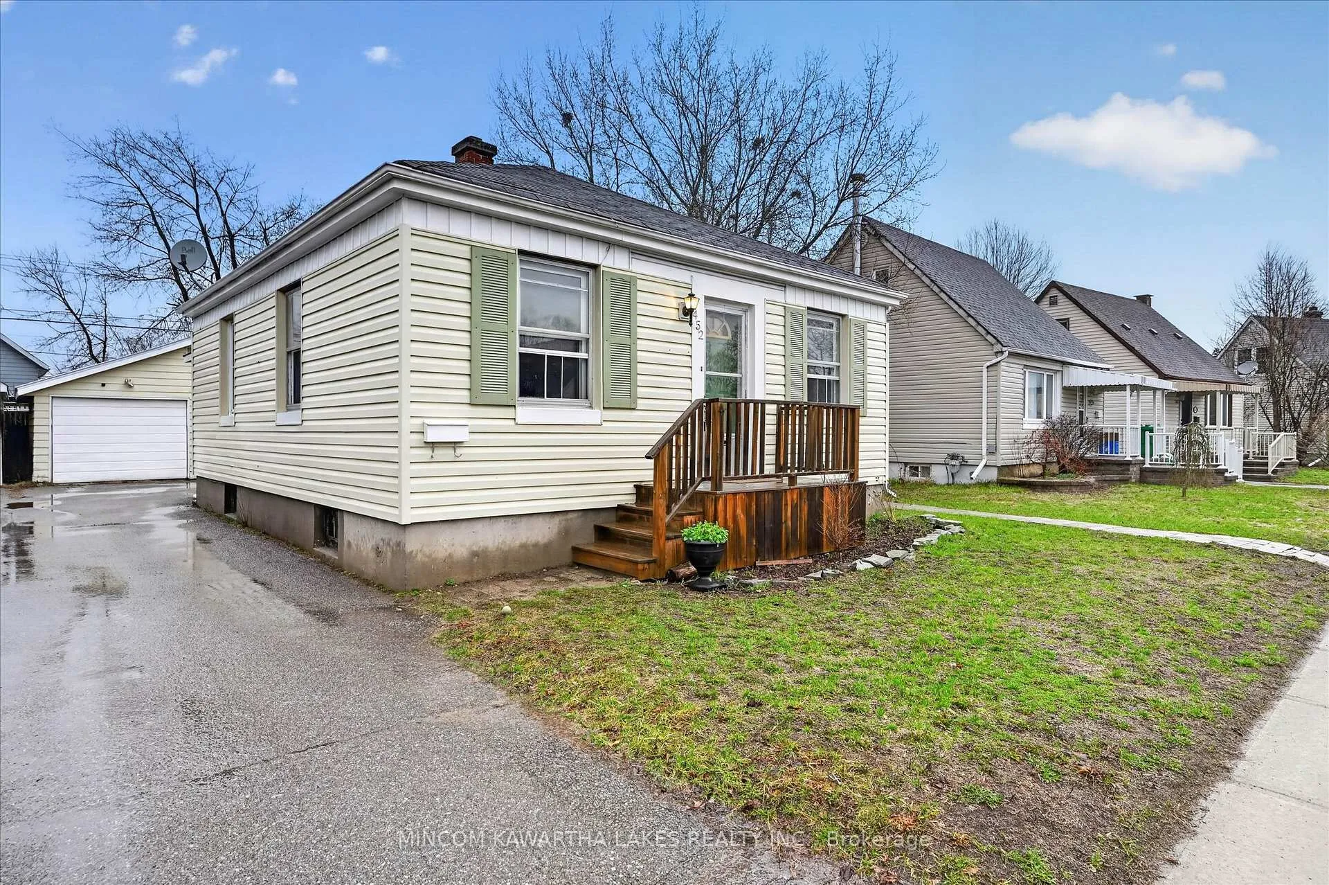 Photo 2 of 452 Hamilton Street, Peterborough, Otonabee Ward 1 — HOMEH