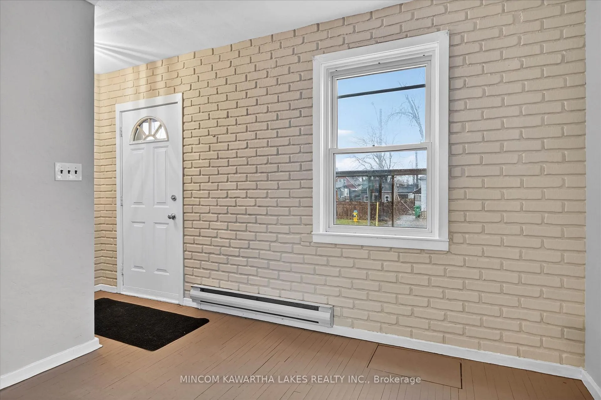 Photo 4 of 452 Hamilton Street, Peterborough, Otonabee Ward 1 — HOMEH
