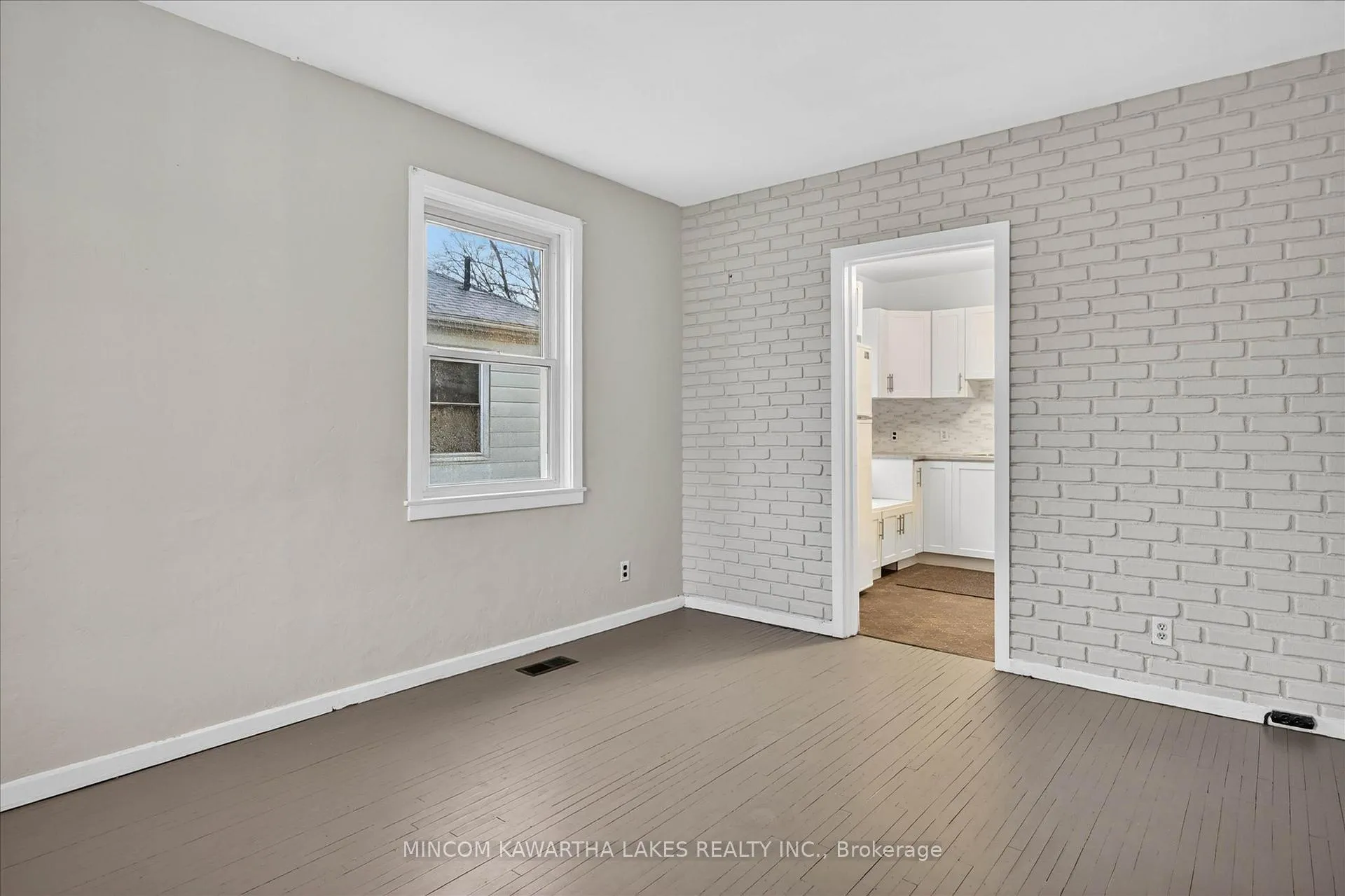 Photo 6 of 452 Hamilton Street, Peterborough, Otonabee Ward 1 — HOMEH
