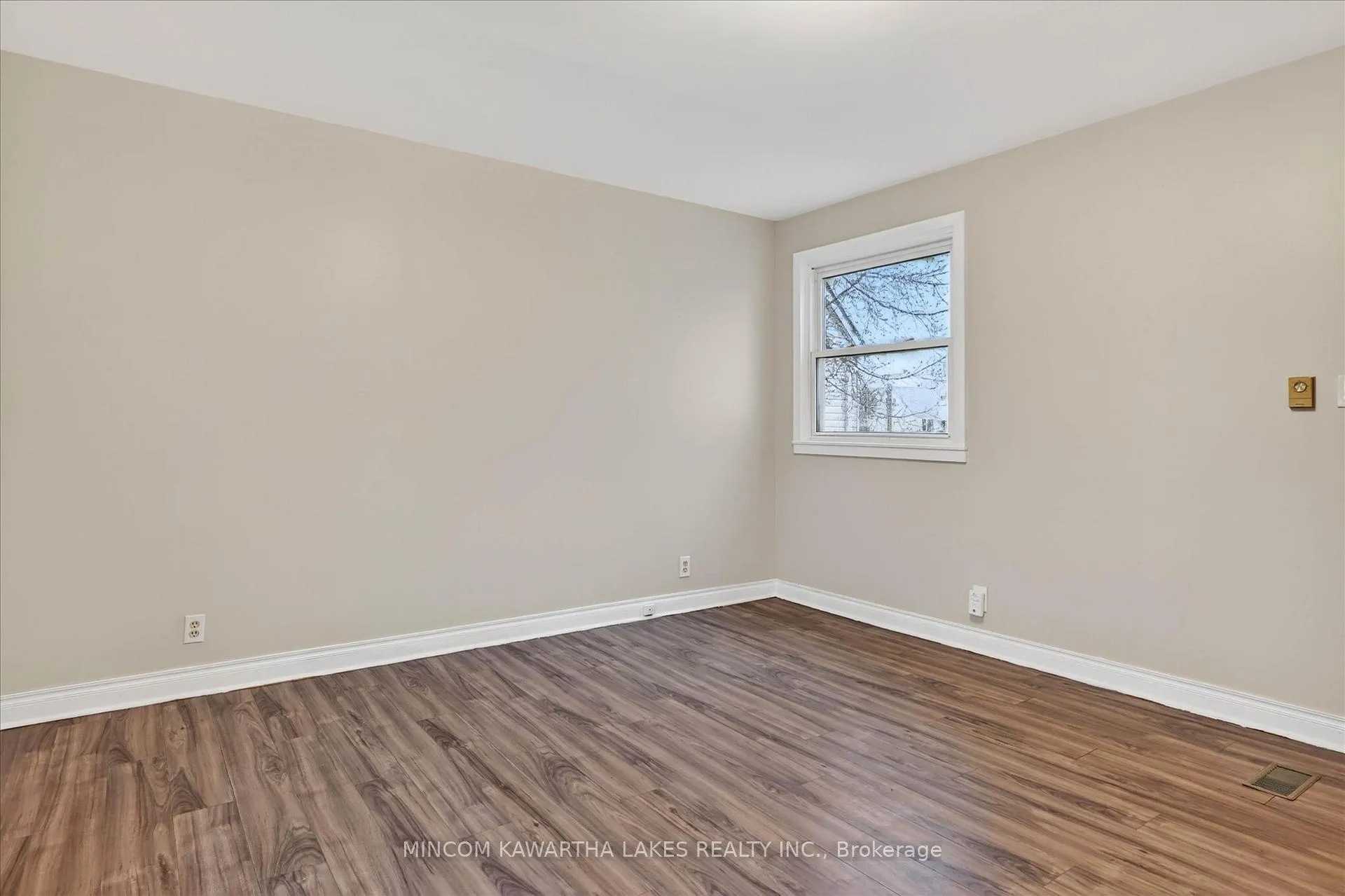 Photo 19 of 452 Hamilton Street, Peterborough, Otonabee Ward 1 — HOMEH