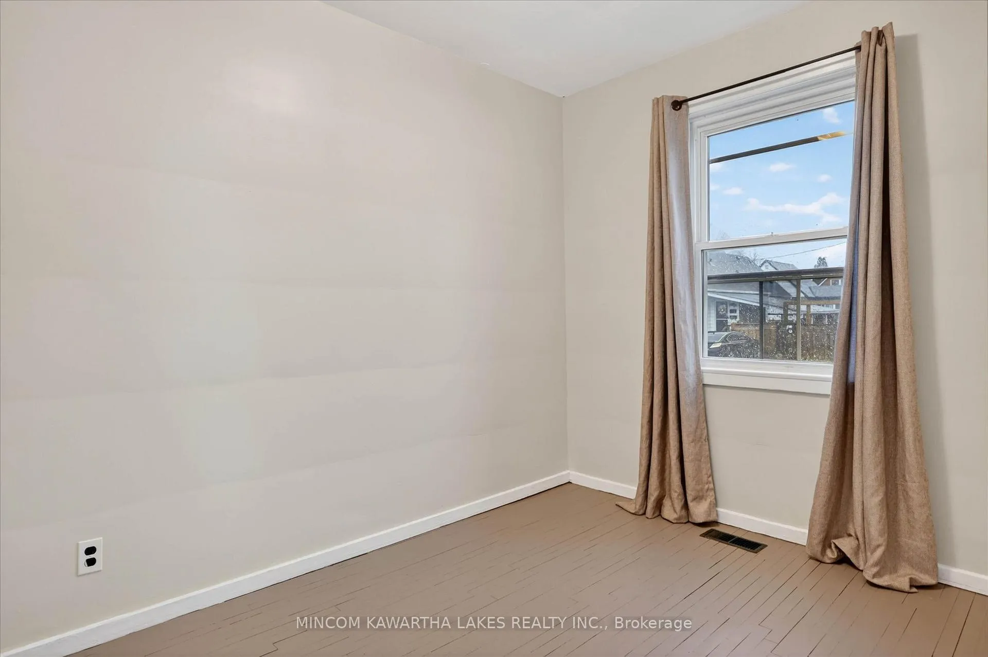 Photo 21 of 452 Hamilton Street, Peterborough, Otonabee Ward 1 — HOMEH