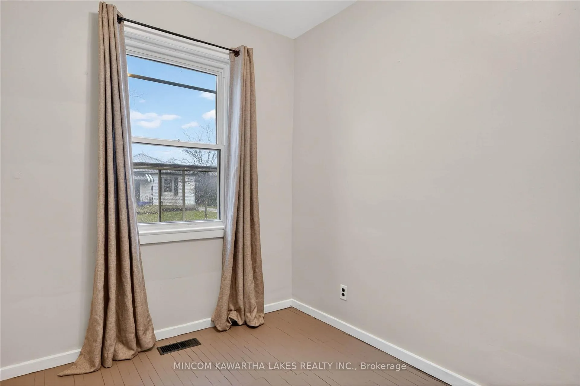 Photo 22 of 452 Hamilton Street, Peterborough, Otonabee Ward 1 — HOMEH
