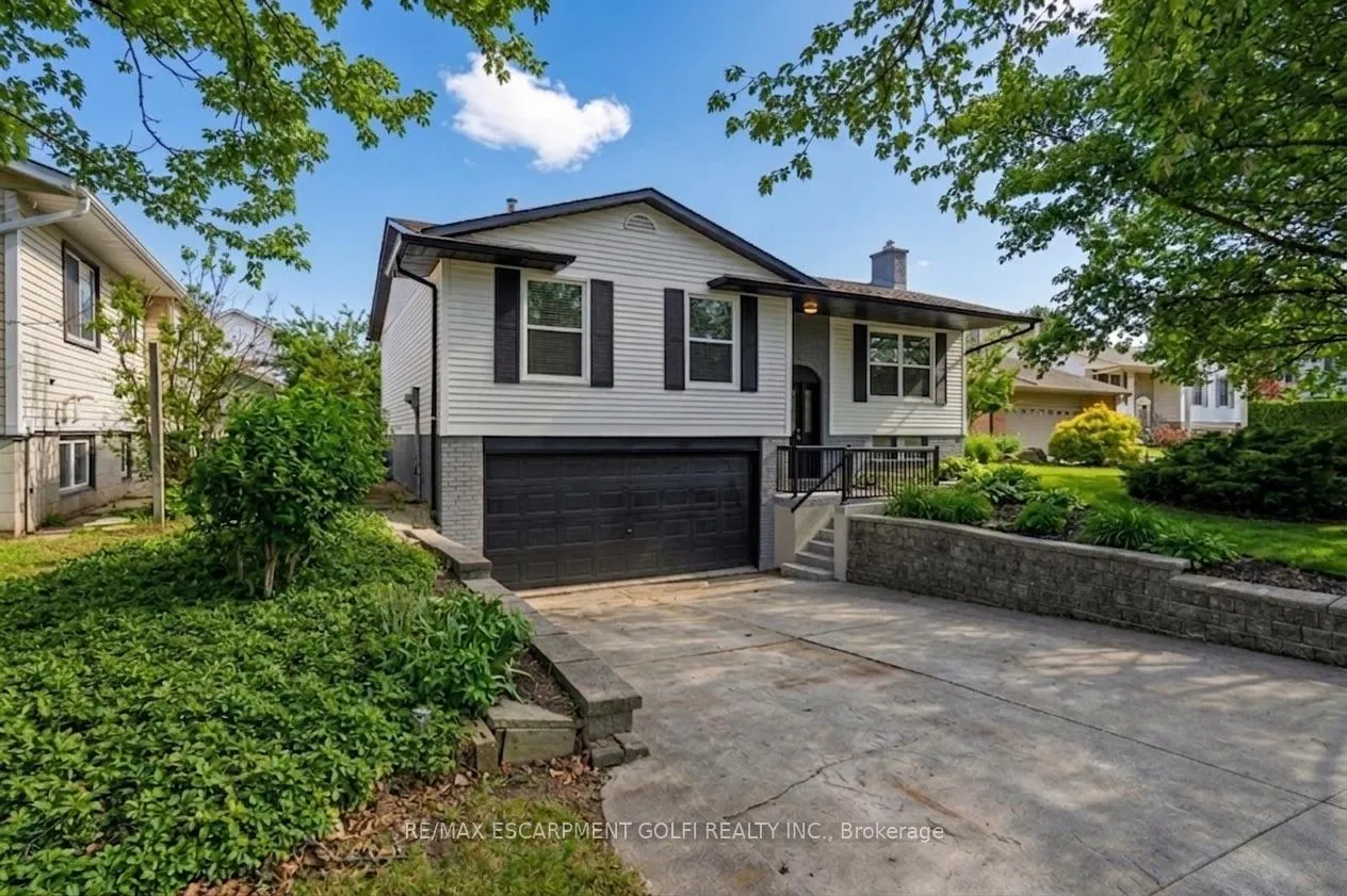 Photo 2 of 4140 Celia Court, Burlington, Shoreacres — HOMEH