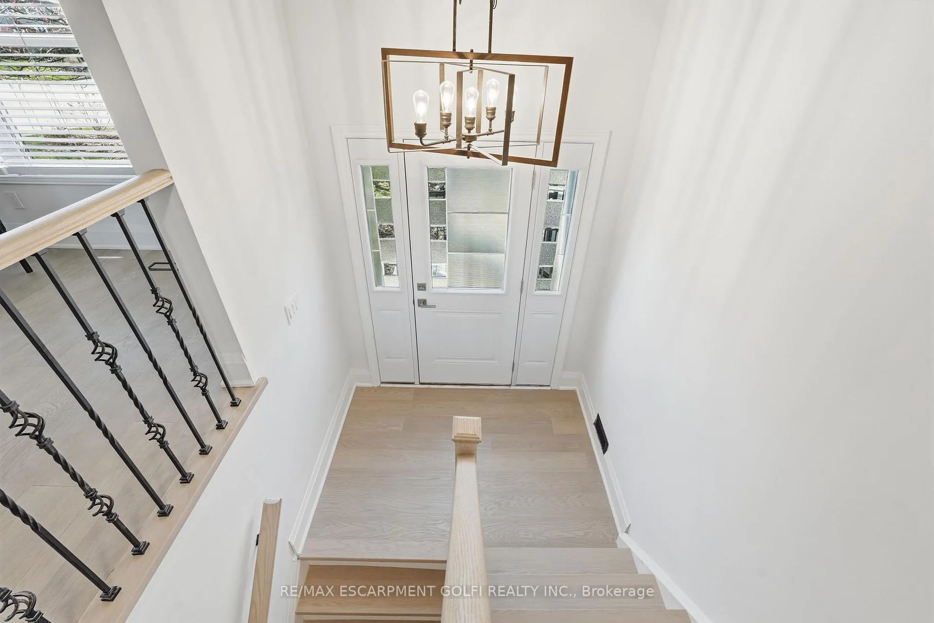 Photo 5 of 4140 Celia Court, Burlington, Shoreacres — HOMEH